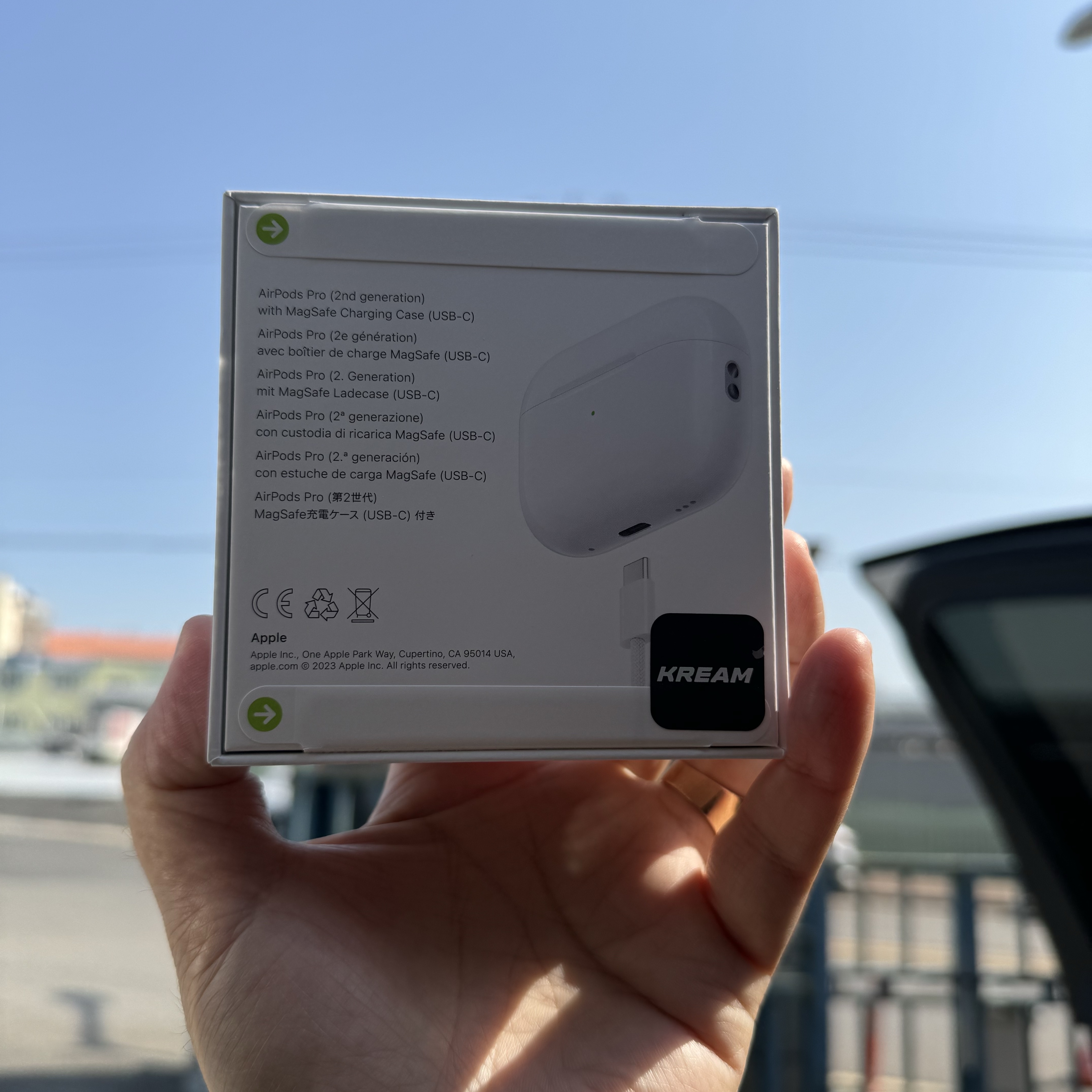 Apple Airpods Pro 2nd Gen with MagSafe Charging Case USB C (Korean Ver.) 착용 스타일 - 1