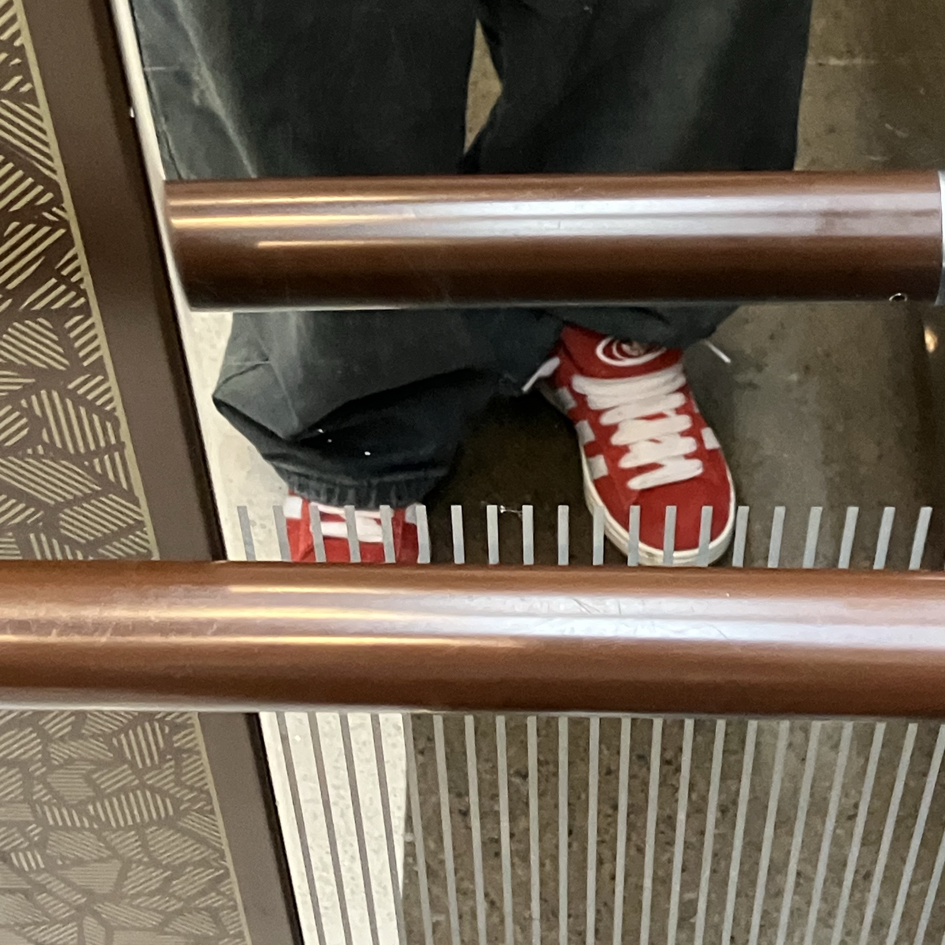 Adidas Campus 00s Better Scarlet Cloud White 착용 스타일