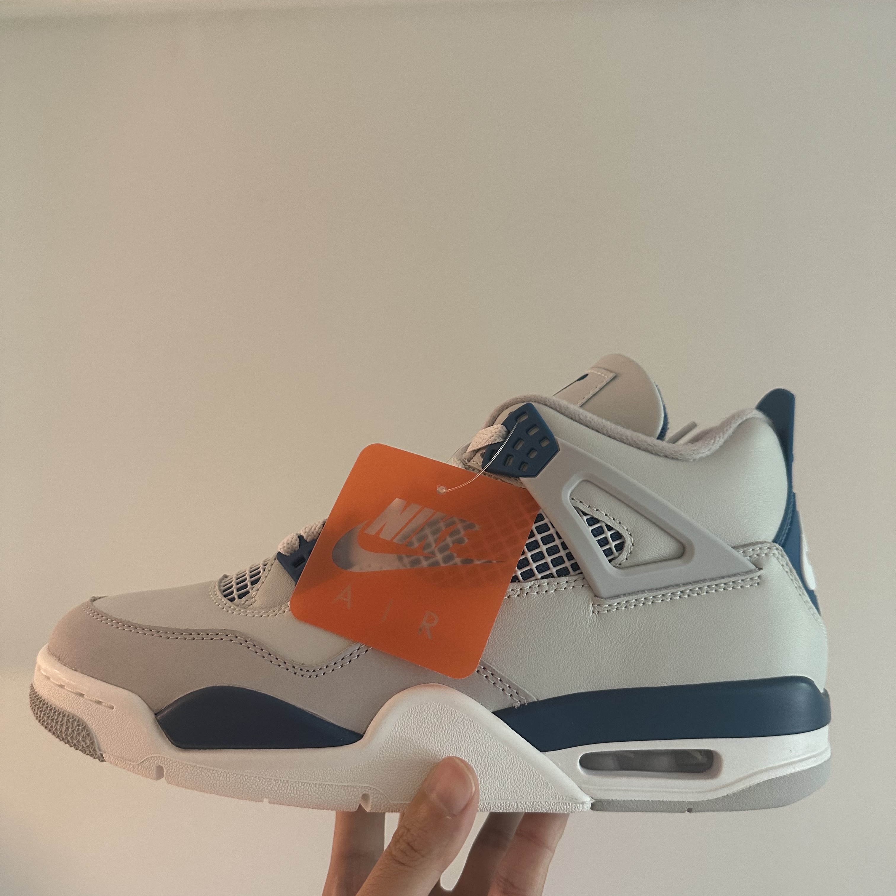 Jordan 4 Retro Industrial Blue 착용 스타일 - 1
