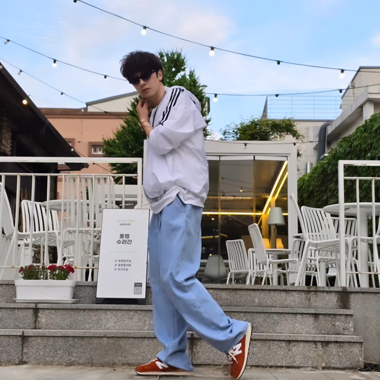 Adidas Essential 3S Woven Windbreaker Jacket White - KR Sizing, Stussy x Goldie Metalheadz 30 T-Shirt White 착용 스타일 - 7