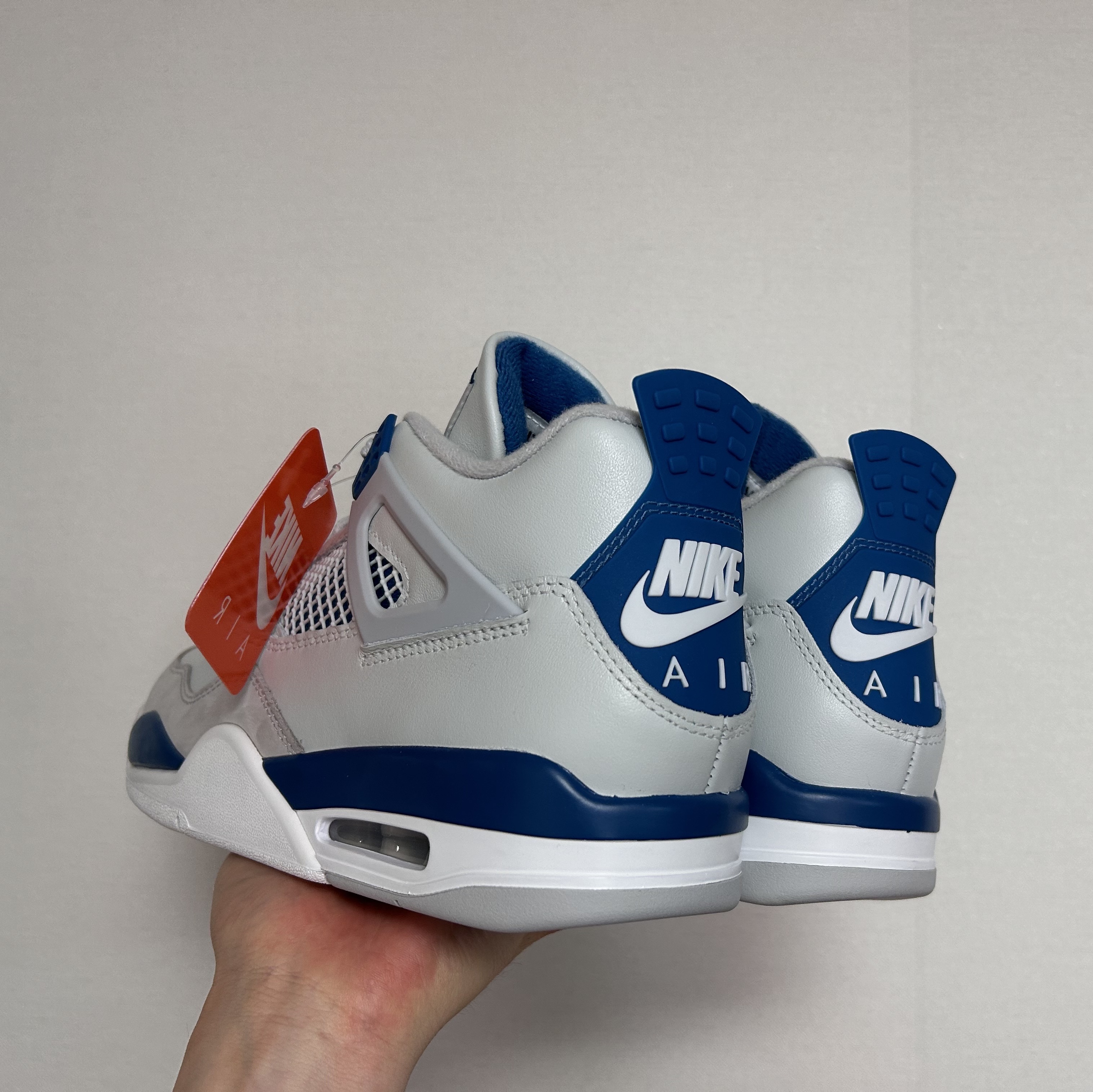 Jordan 4 Retro Industrial Blue 착용 스타일 - 3