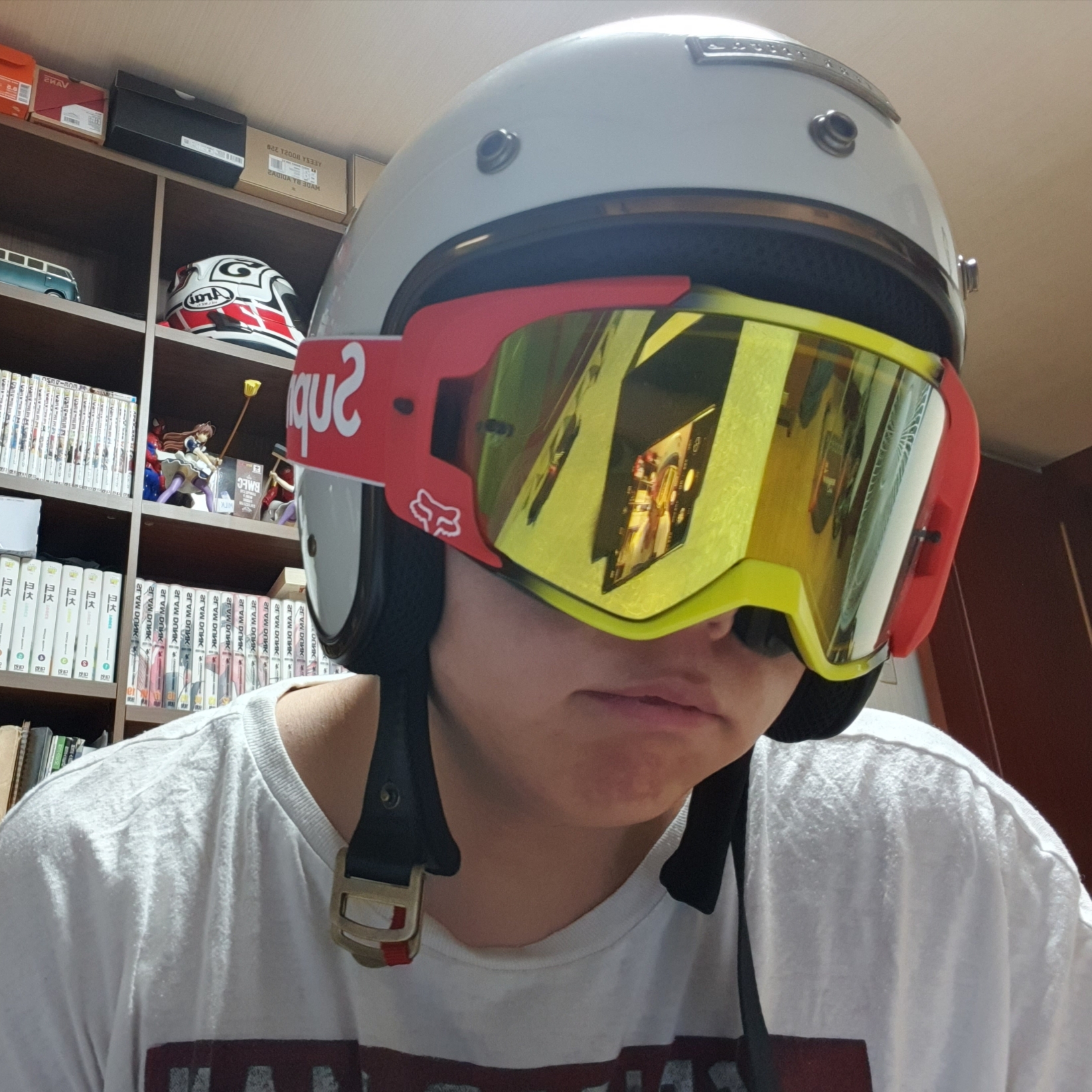Supreme x Honda x Fox Racing Vue Goggle Red - 19FW 착용 스타일 - 1