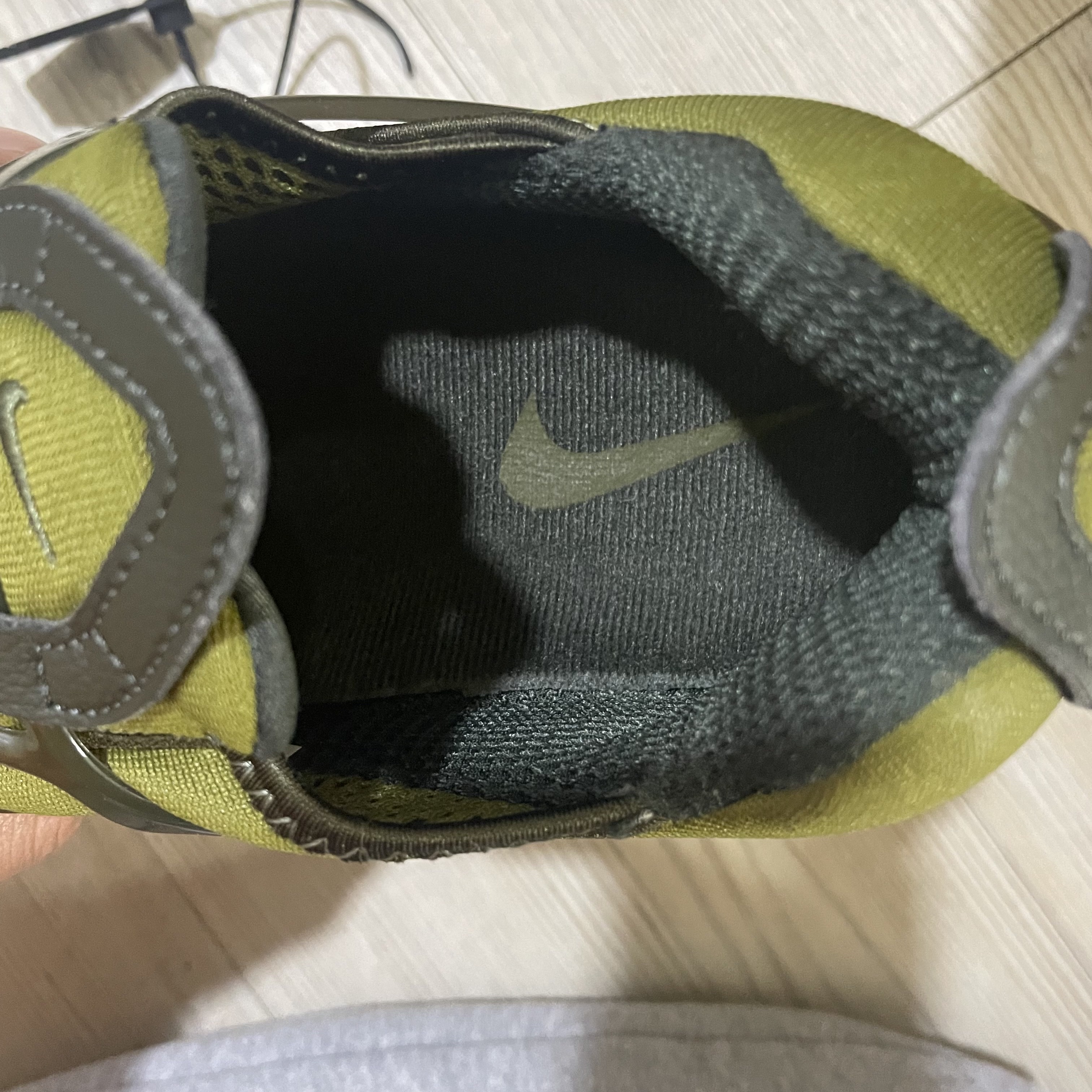 Nike Air Kukini Pilgrim Sequoia 착용 스타일 - 2