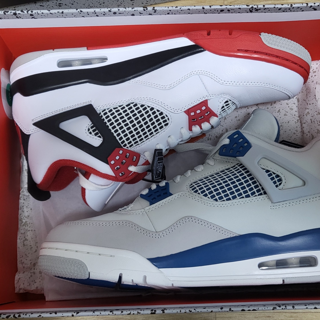 Jordan 4 Retro OG Fire Red 2020, Jordan 4 Retro Industrial Blue 착용 스타일 - 6