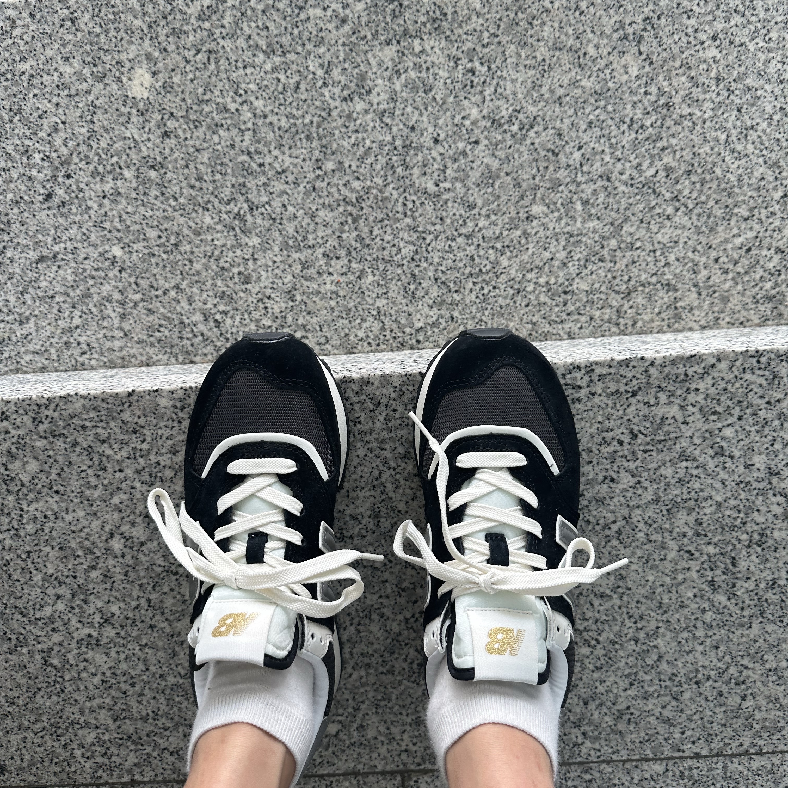 New Balance 574 Legacy Black 착용 스타일 - 4