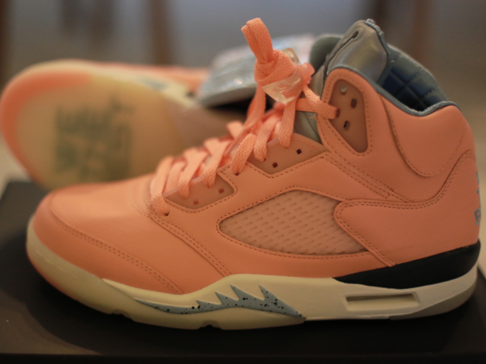 Jordan 5 x DJ Khaled Retro SP Crimsson Bliss 착용 스타일 - 4