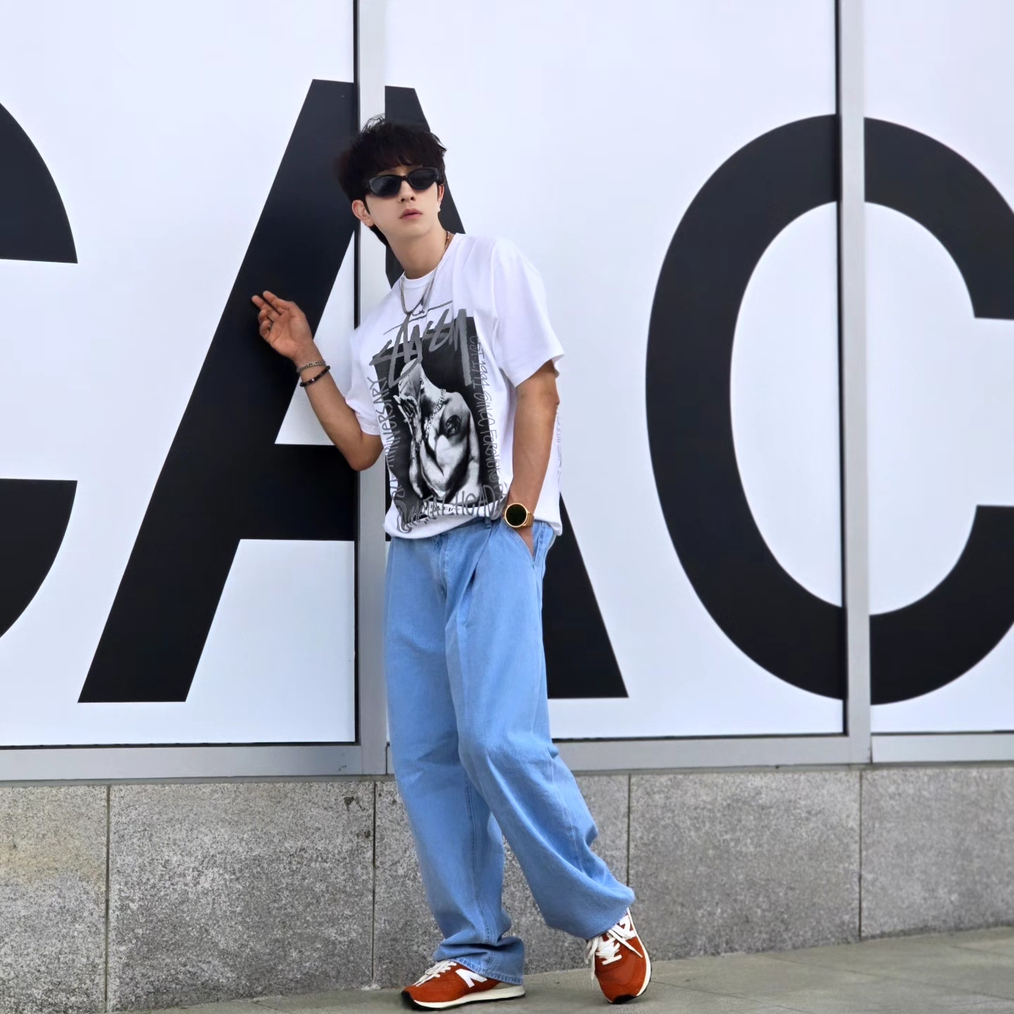 Stussy x Goldie Metalheadz 30 T-Shirt White, Samsung Galaxy Watch6 44mm LTE Silver (Korean Ver.) 착용 스타일 - 8