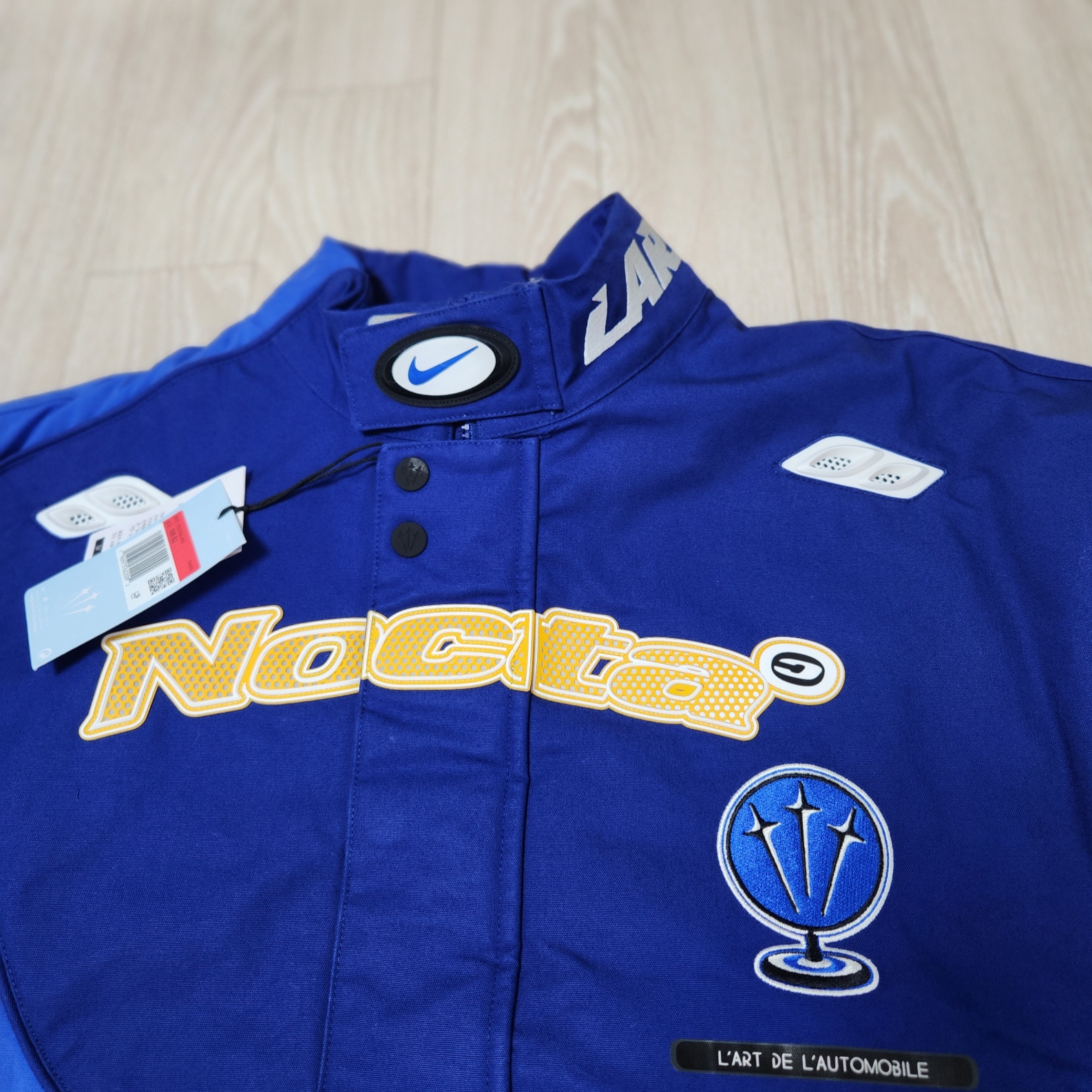 Nike x Drake Nocta x Kar L'Art De L'Automobile Racing Jacket Deep Royal Blue (FD2194-455), Nike x Drake Nocta x Kar L'Art De L'Automobile Pant Deep Royal Blue (FD6510-455) 착용 스타일 - 6