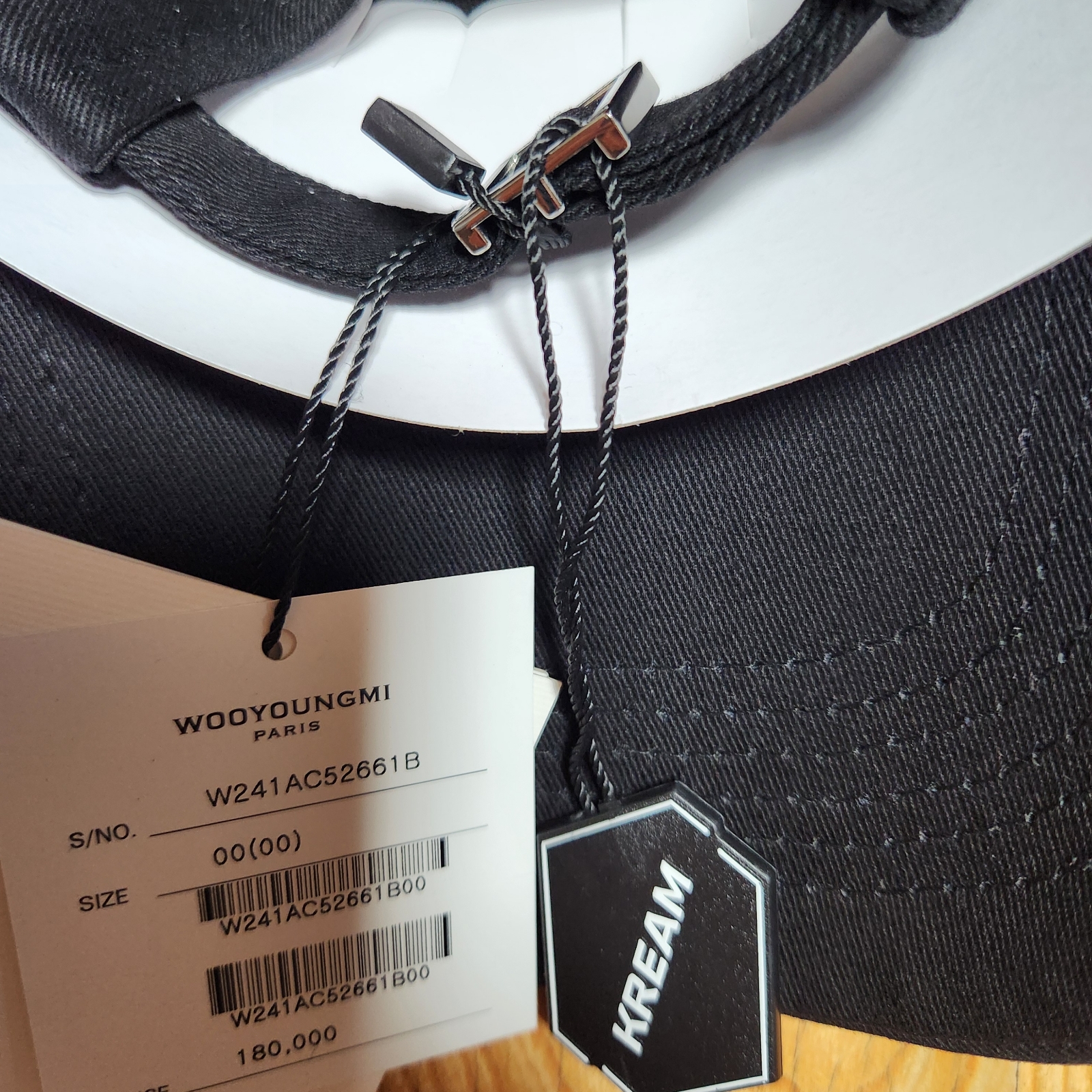 Wooyoungmi Embroidered Ball Cap Black 착용 스타일 - 2