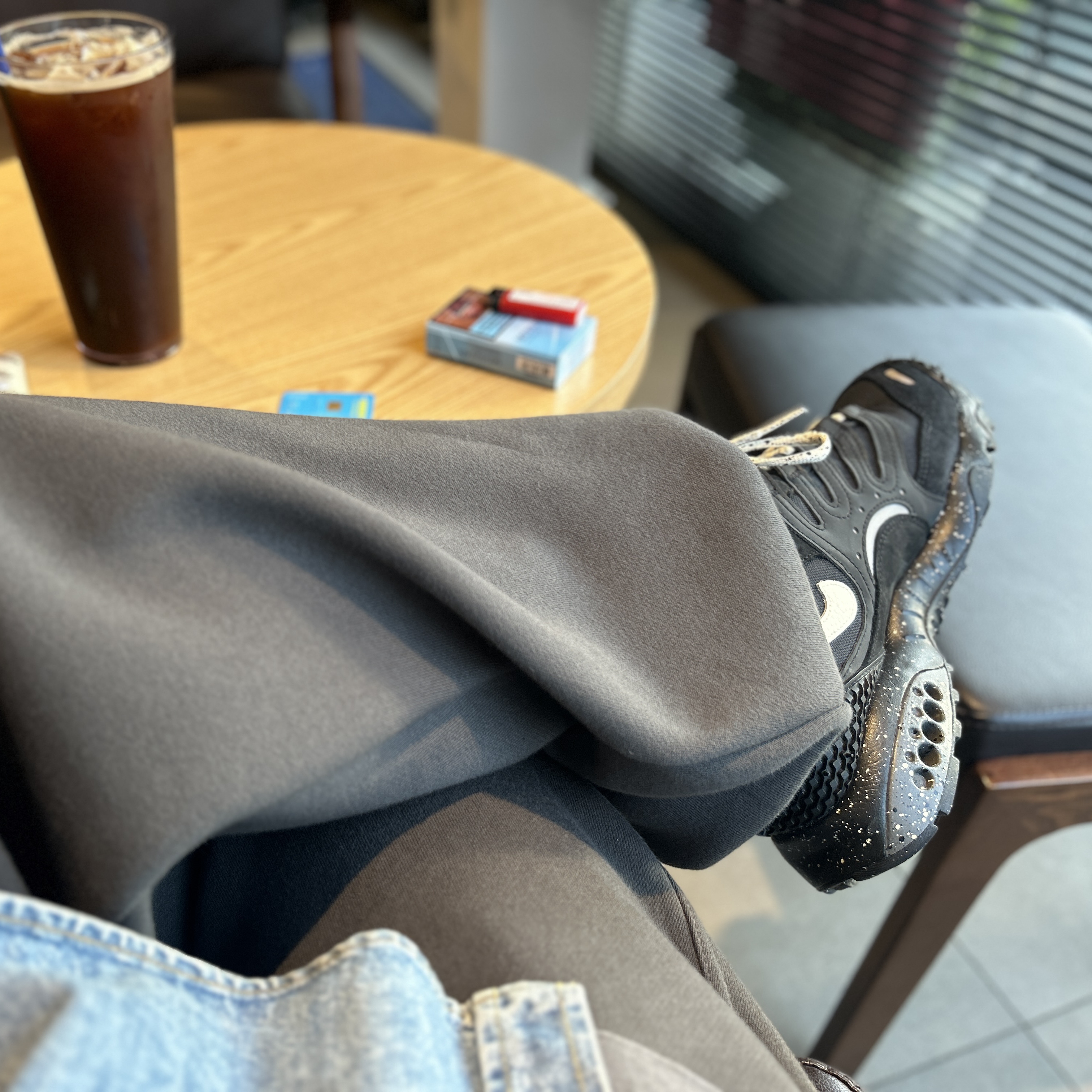 Nike x Undefeated Air Terra Humara Black Coconutmilk, Undermycar Mu.03 Anti Fxxking Logo Play Oversized Sweat Jogger Olive 착용 스타일