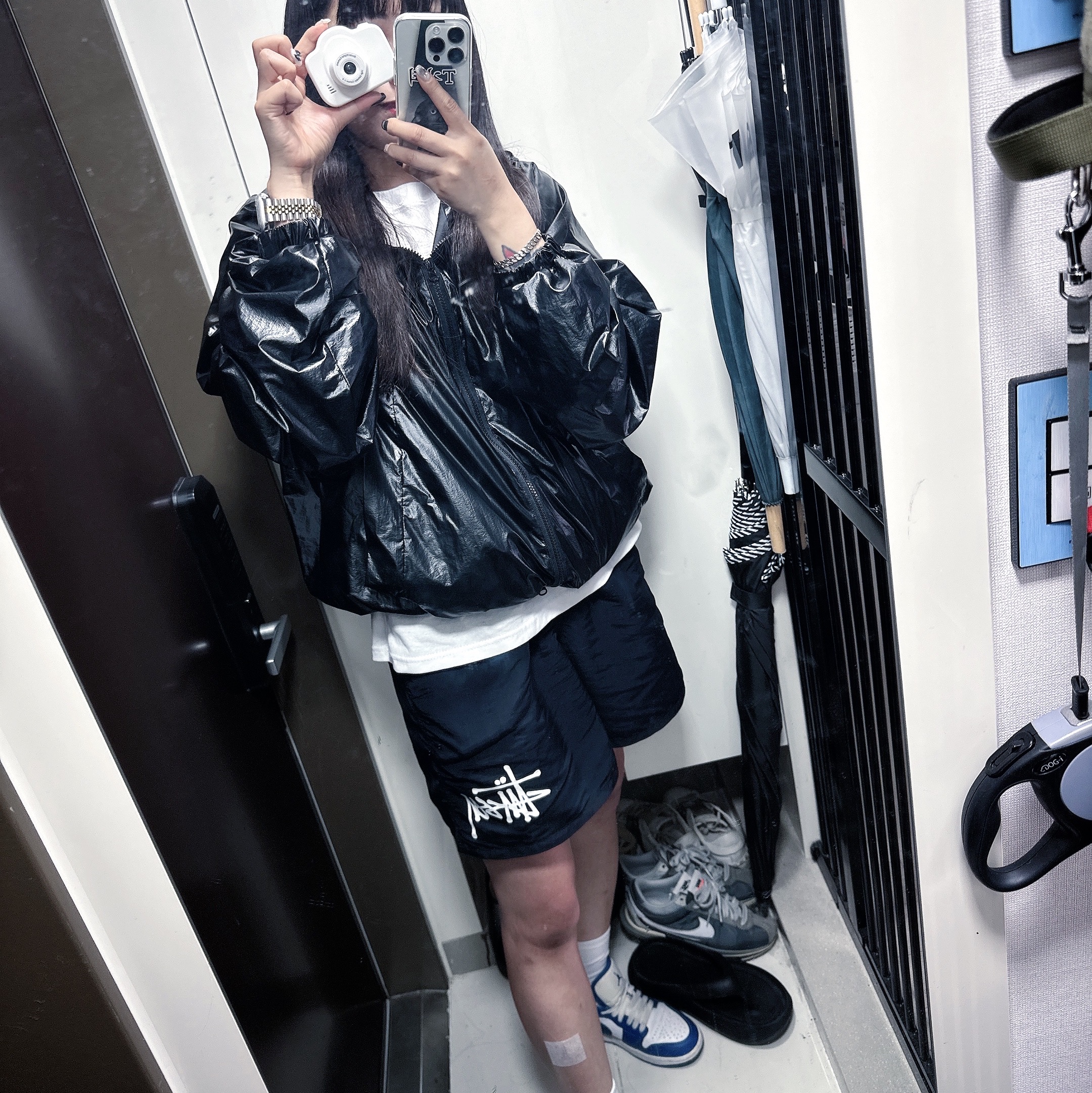 Stussy Big Basic Water Shorts Black, Play Comme des Garcons Red Heart T-Shirt White 착용 스타일