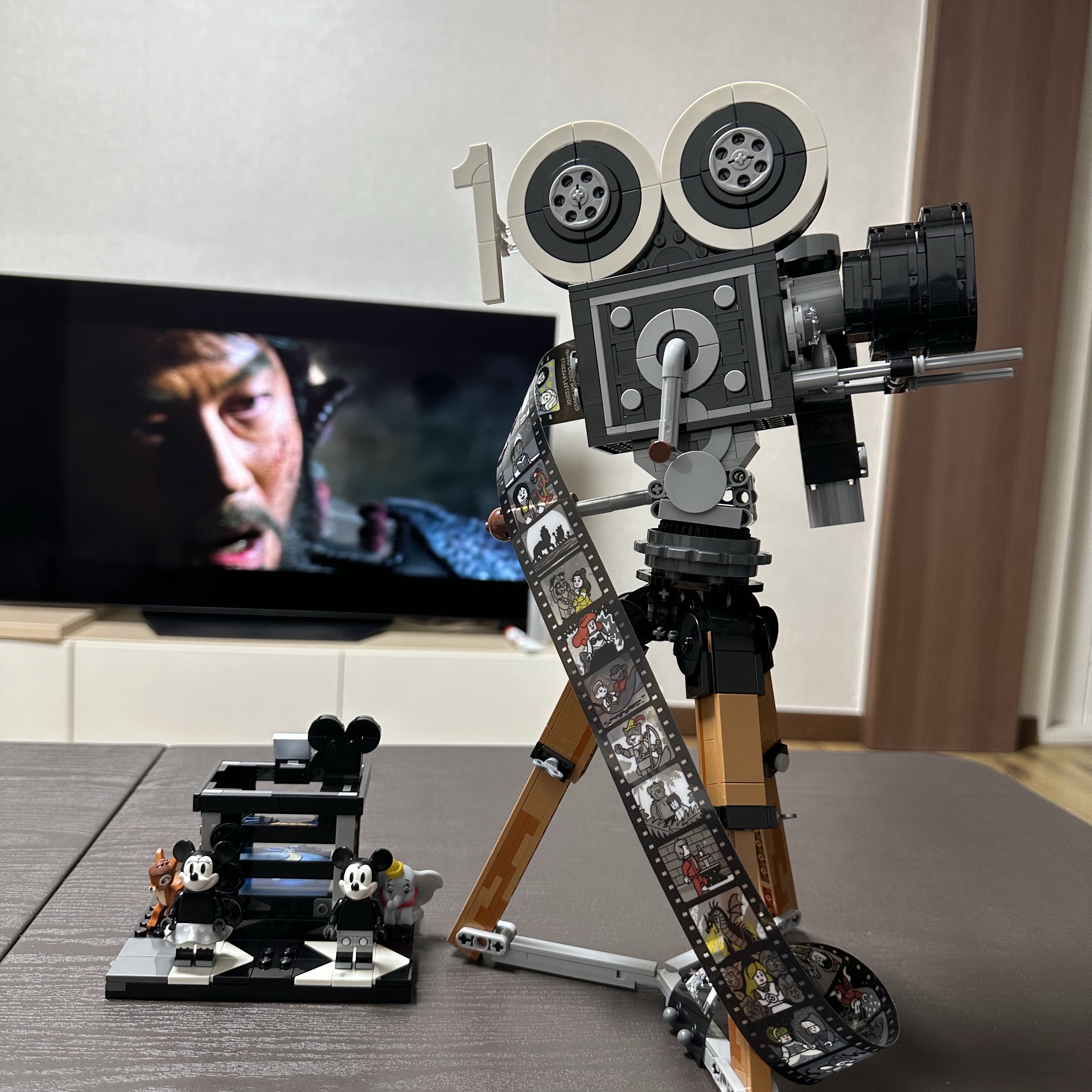 Lego Disney Tribute Camera 착용 스타일 - 1