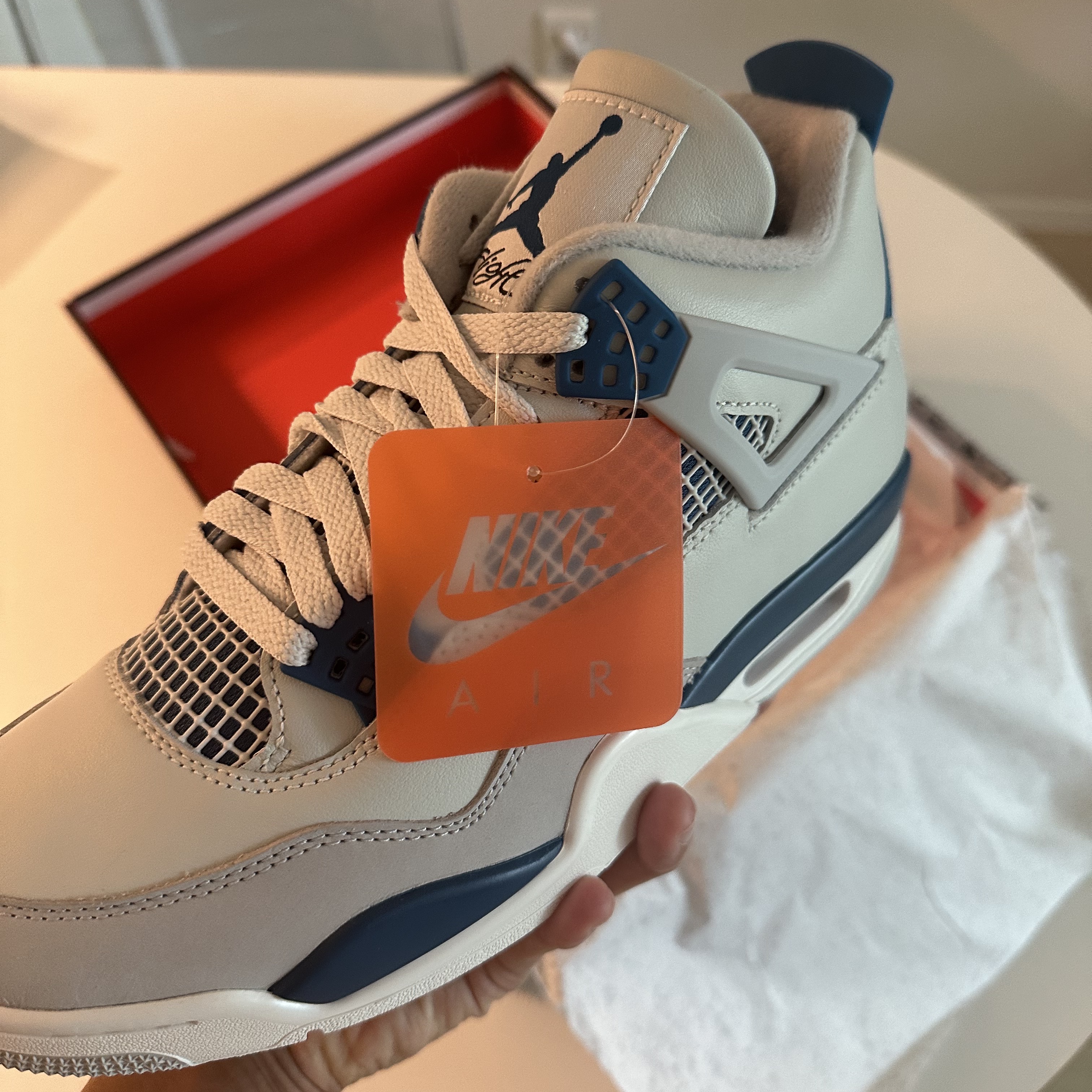 Jordan 4 Retro Industrial Blue 착용 스타일 - 3