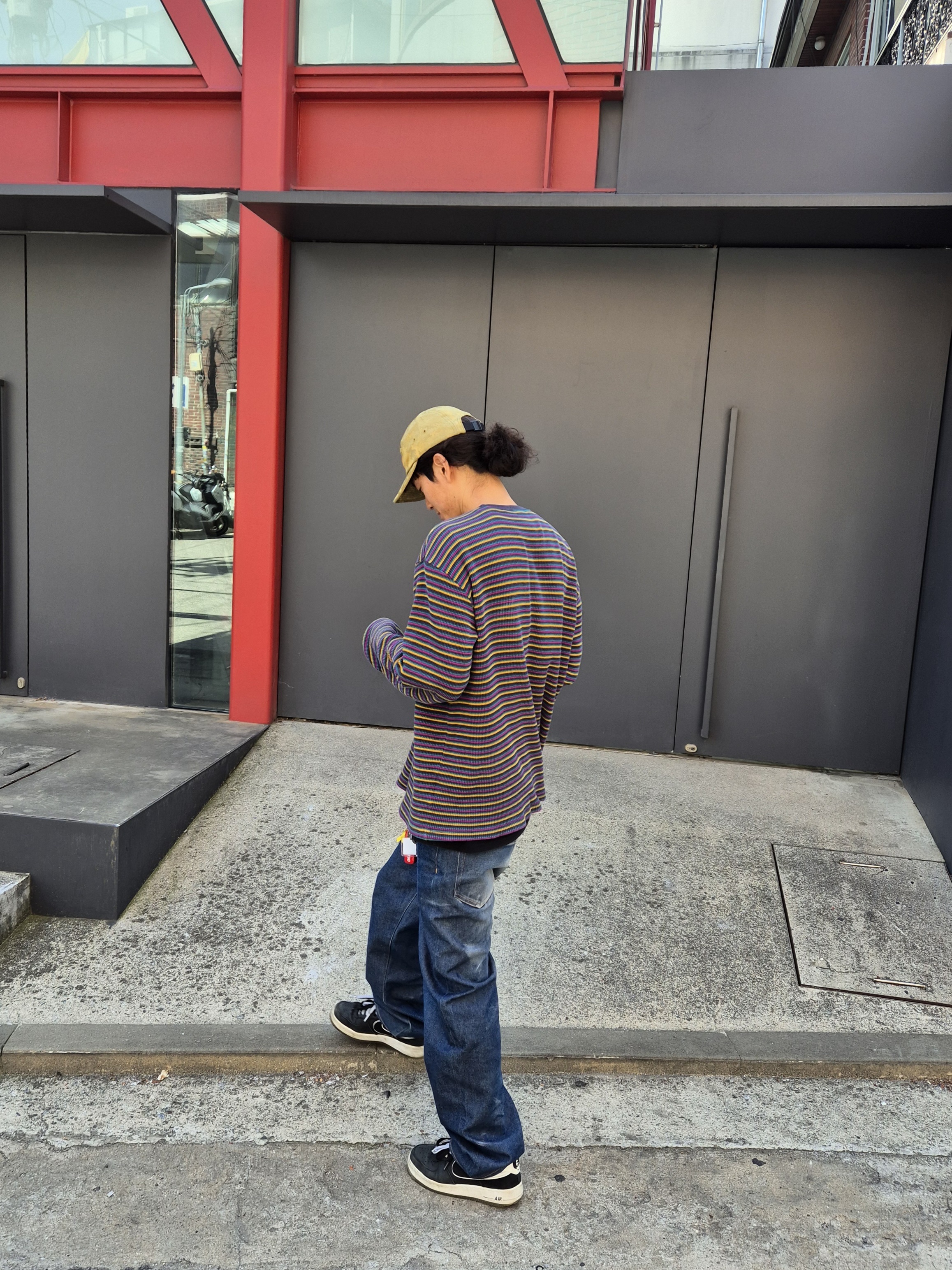 Supreme Satin Digi Camo Camp Cap Olive - 20SS, Supreme Baggy Jean Rigid Indigo - 22FW 착용 스타일 - 1