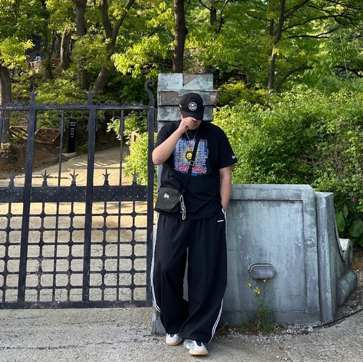 Stussy SS Link 9Twenty Cap Black, Gentle Monster x Maison Margiela MM011 Clear Black Gradient 착용 스타일 - 1