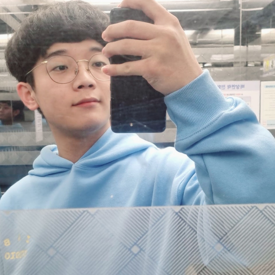 IAB Studio Hoodie Sky Blue Lemon 착용 스타일
