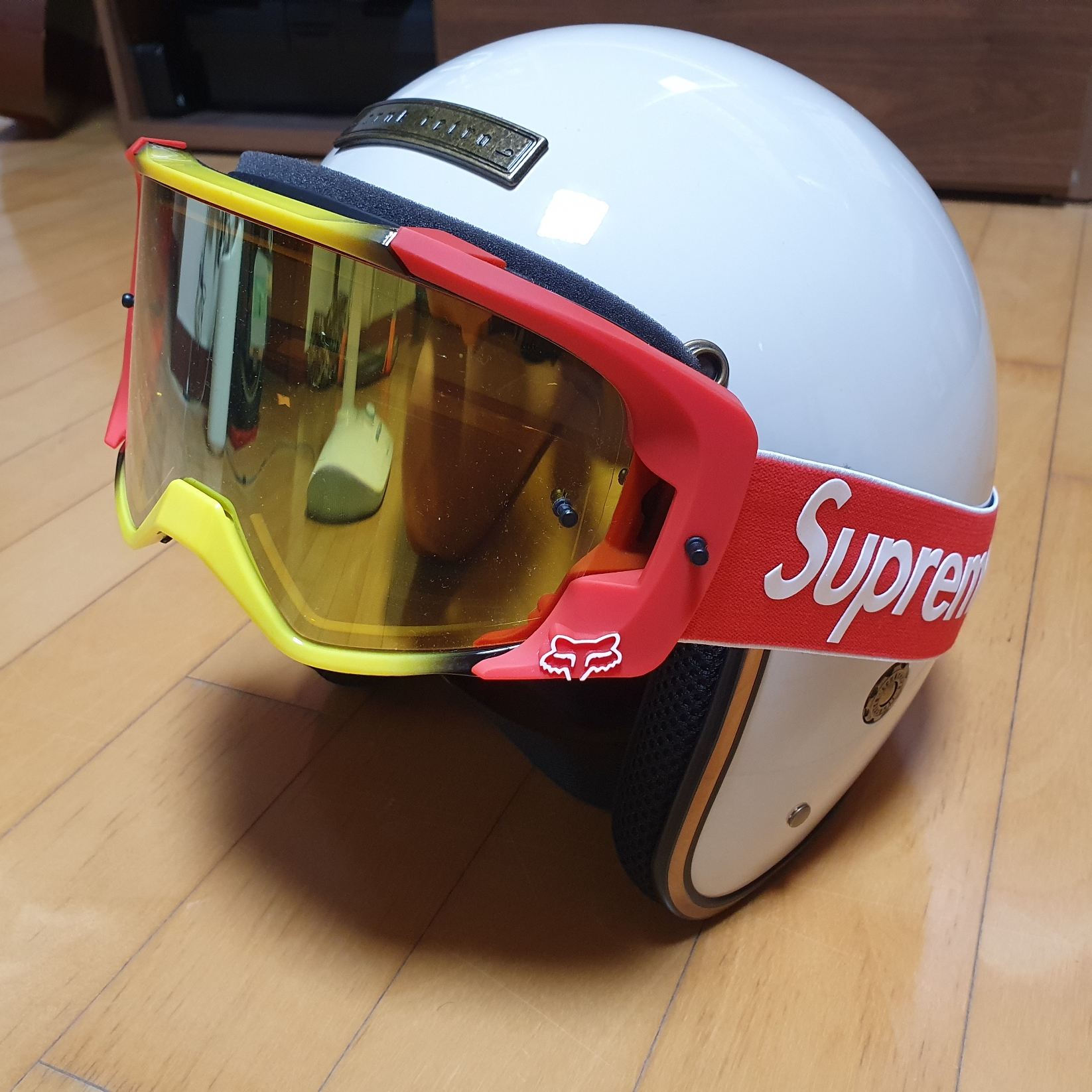 Supreme x Honda x Fox Racing Vue Goggle Red - 19FW 착용 스타일 - 2