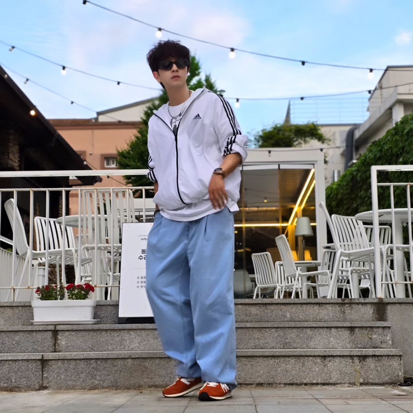 Adidas Essential 3S Woven Windbreaker Jacket White - KR Sizing, Stussy x Goldie Metalheadz 30 T-Shirt White 착용 스타일 - 6