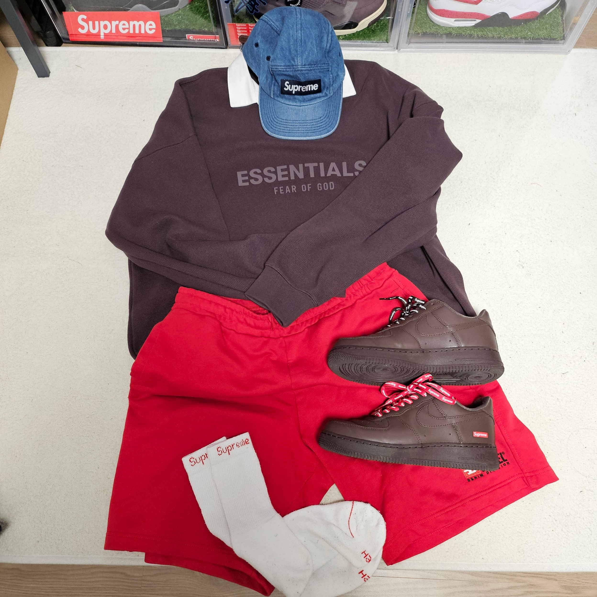 Supreme Washed Chino Twill Camp Cap Denim - 23FW, Essentials Waffle Henley Rugby Plum - 23SS 착용 스타일