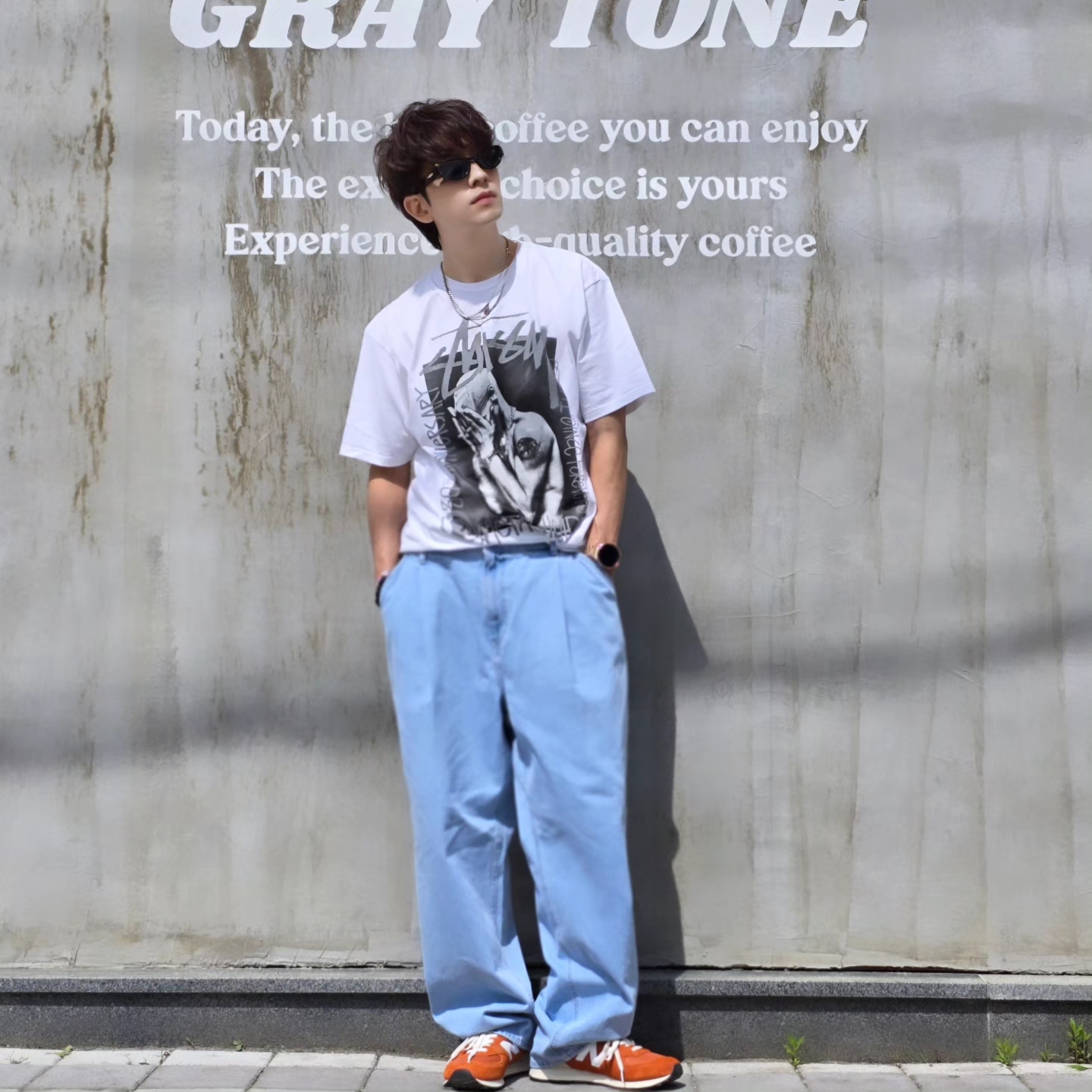Stussy x Goldie Metalheadz 30 T-Shirt White, Samsung Galaxy Watch6 44mm LTE Silver (Korean Ver.) 착용 스타일 - 3