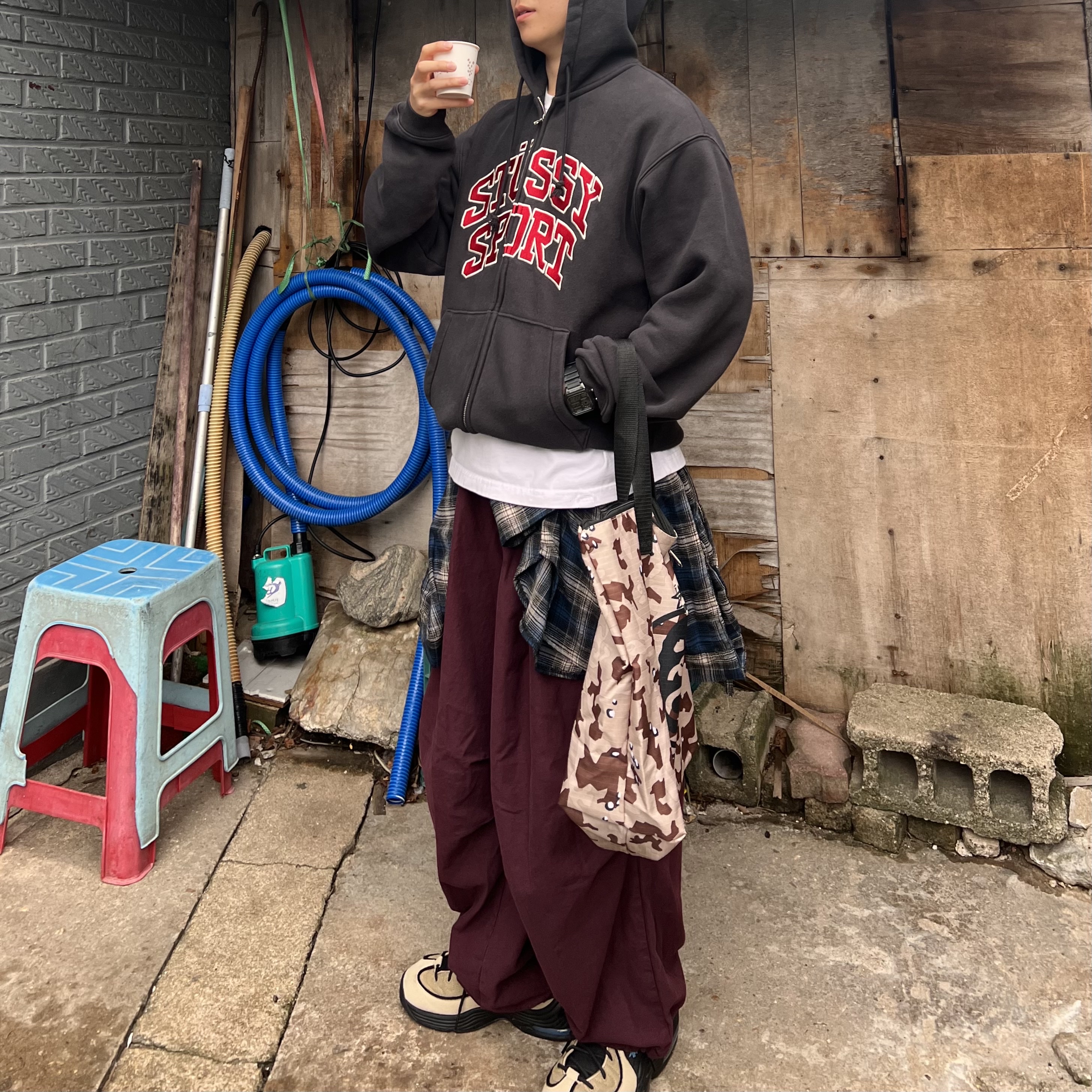 Stussy Sport Zip Hoodie Washed Black 착용 스타일