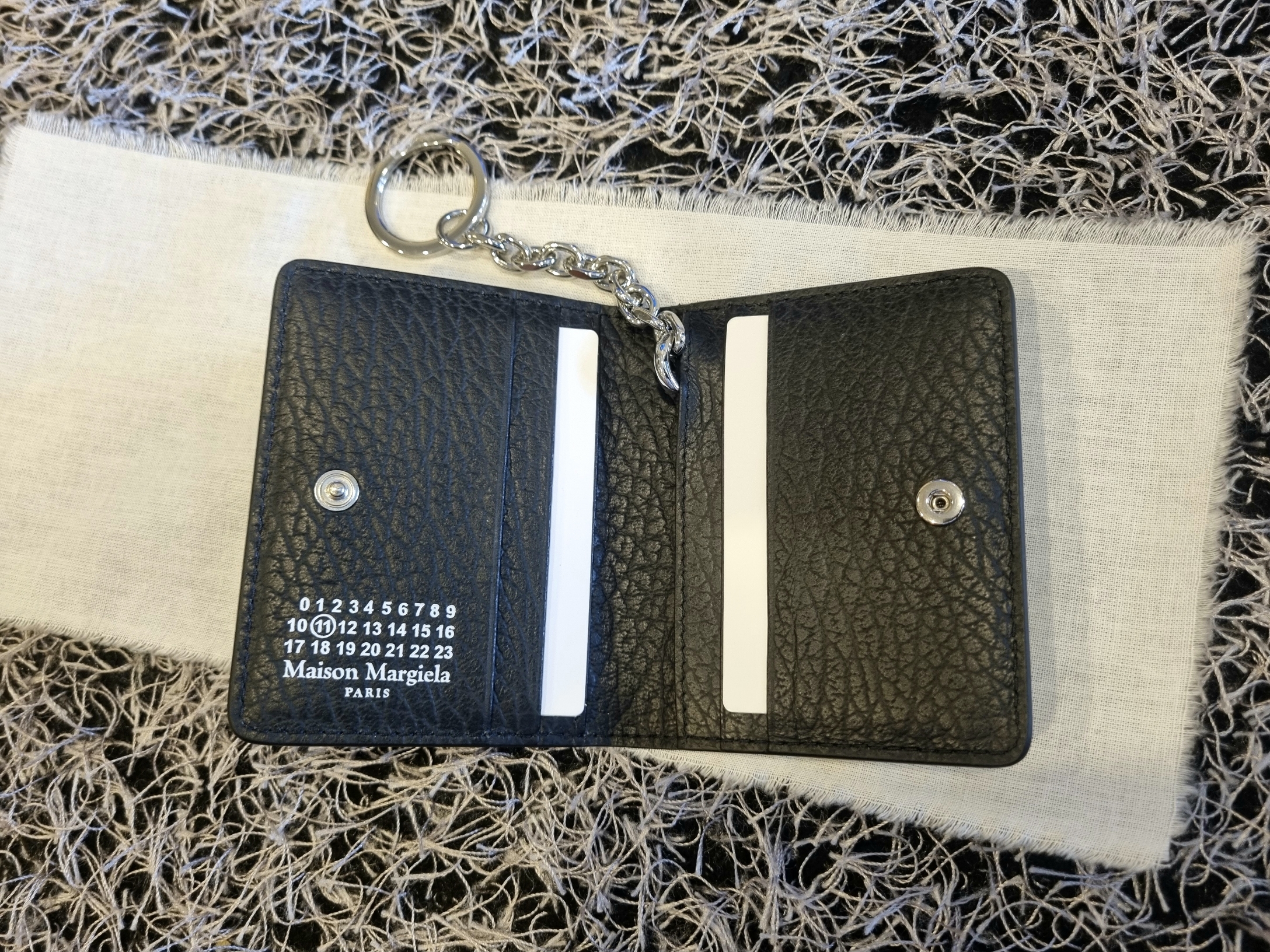 Maison Margiela Keyring Wallet Black 착용 스타일 - 6