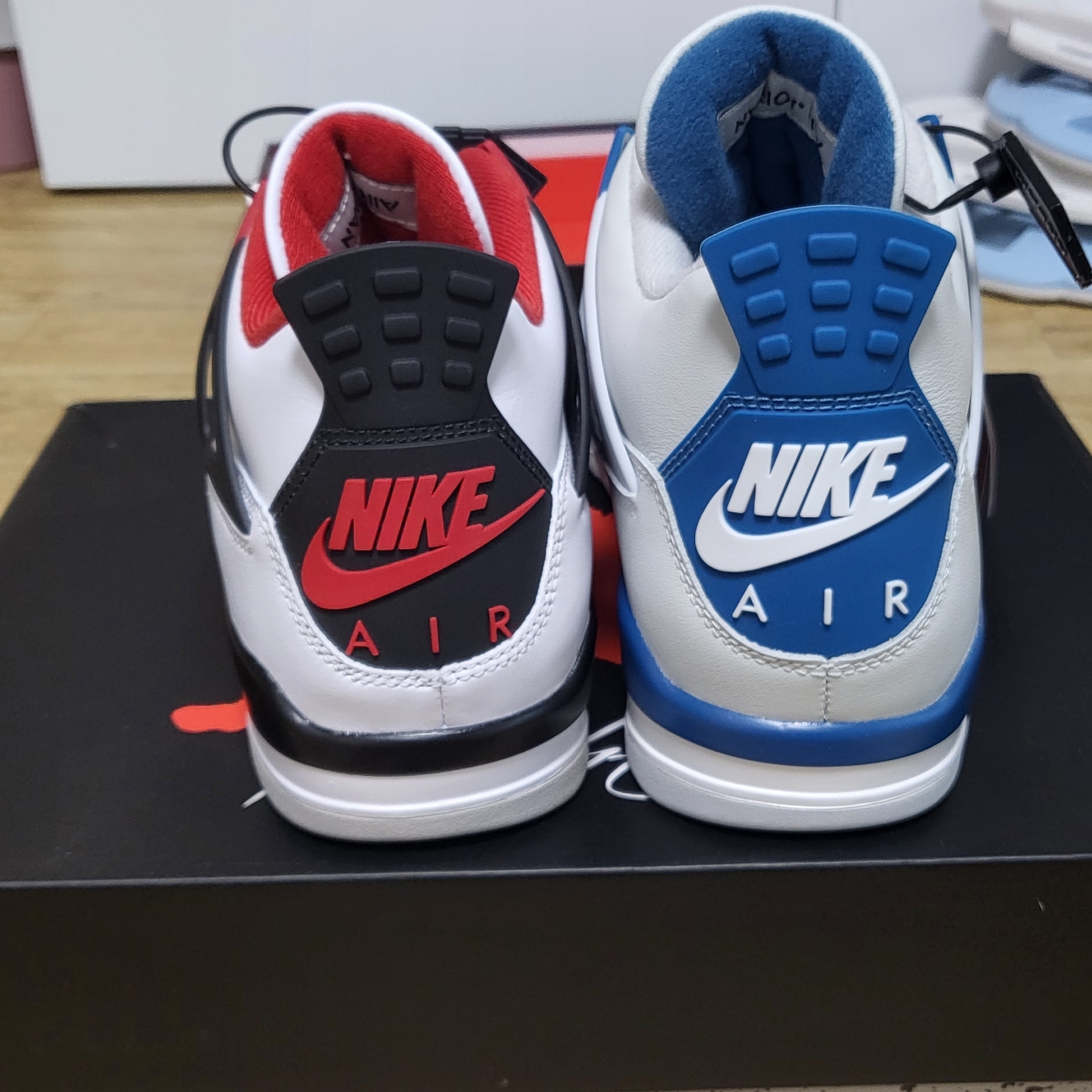 Jordan 4 Retro OG Fire Red 2020, Jordan 4 Retro Industrial Blue 착용 스타일 - 5