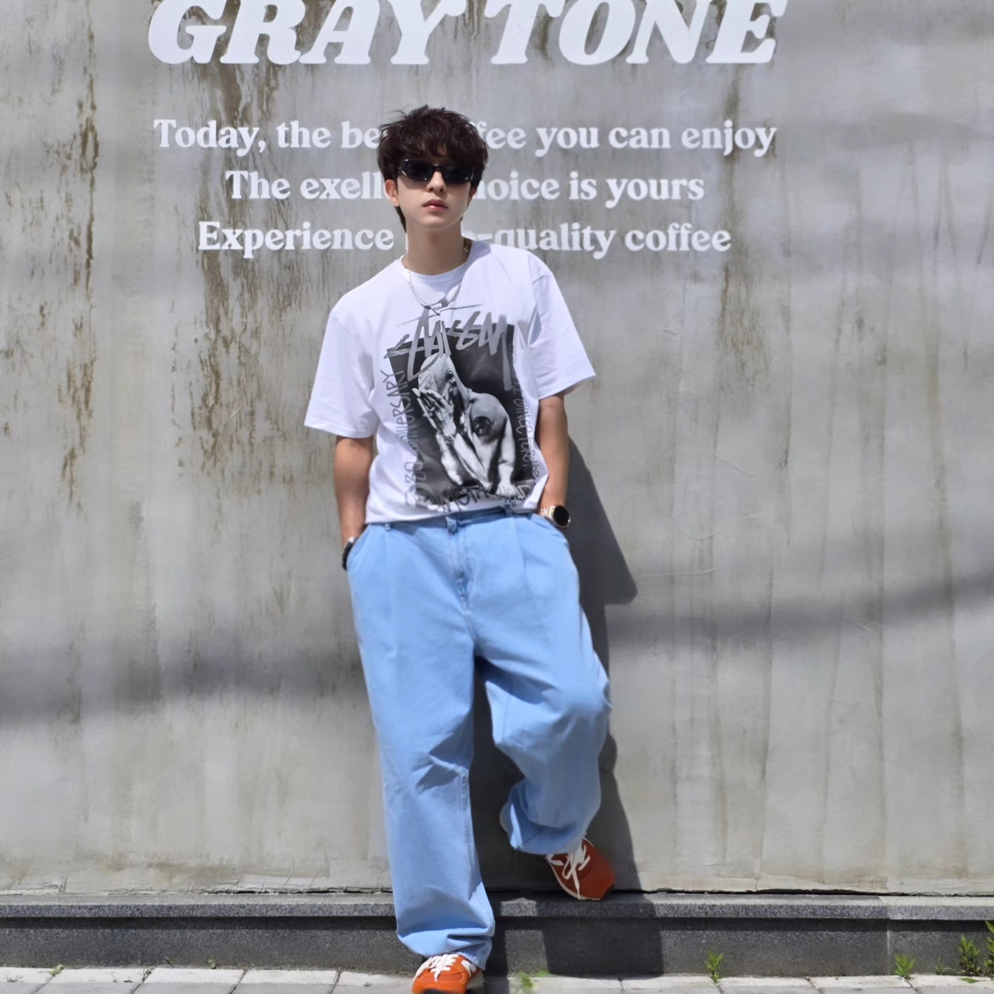 Stussy x Goldie Metalheadz 30 T-Shirt White, Samsung Galaxy Watch6 44mm LTE Silver (Korean Ver.) 착용 스타일 - 1