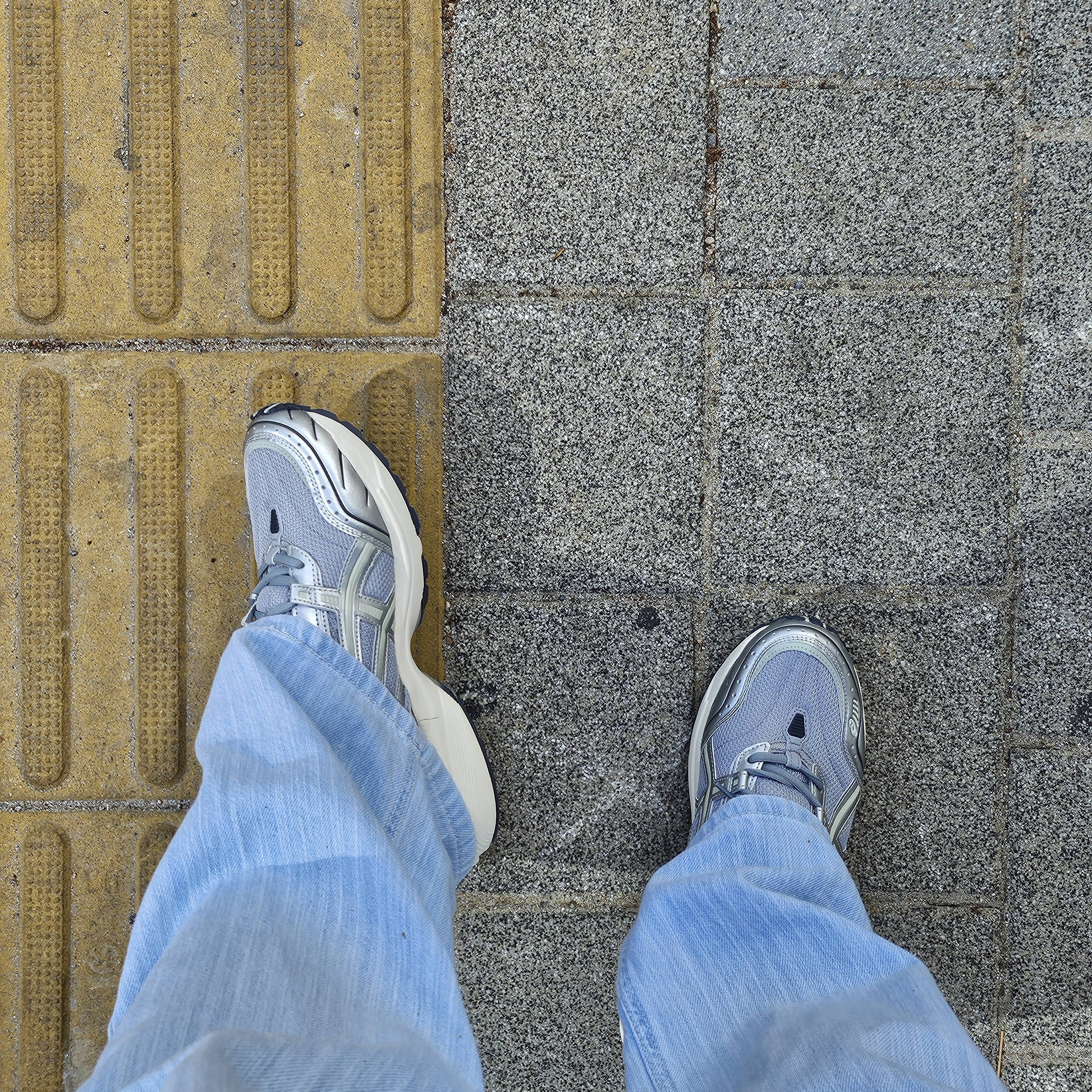 Asics Gel-1090 Piedmont Grey 착용 스타일