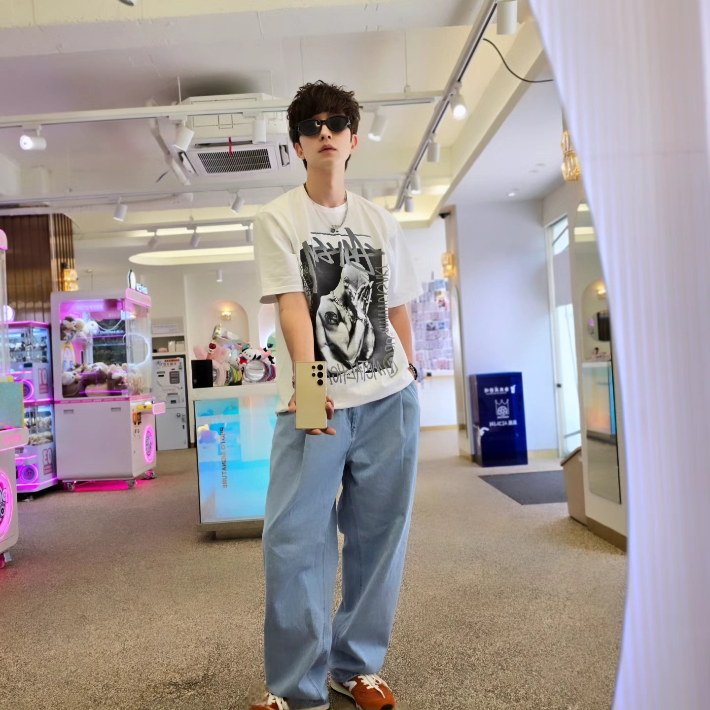 Stussy x Goldie Metalheadz 30 T-Shirt White, Samsung Galaxy Watch6 44mm LTE Silver (Korean Ver.) 착용 스타일 - 5