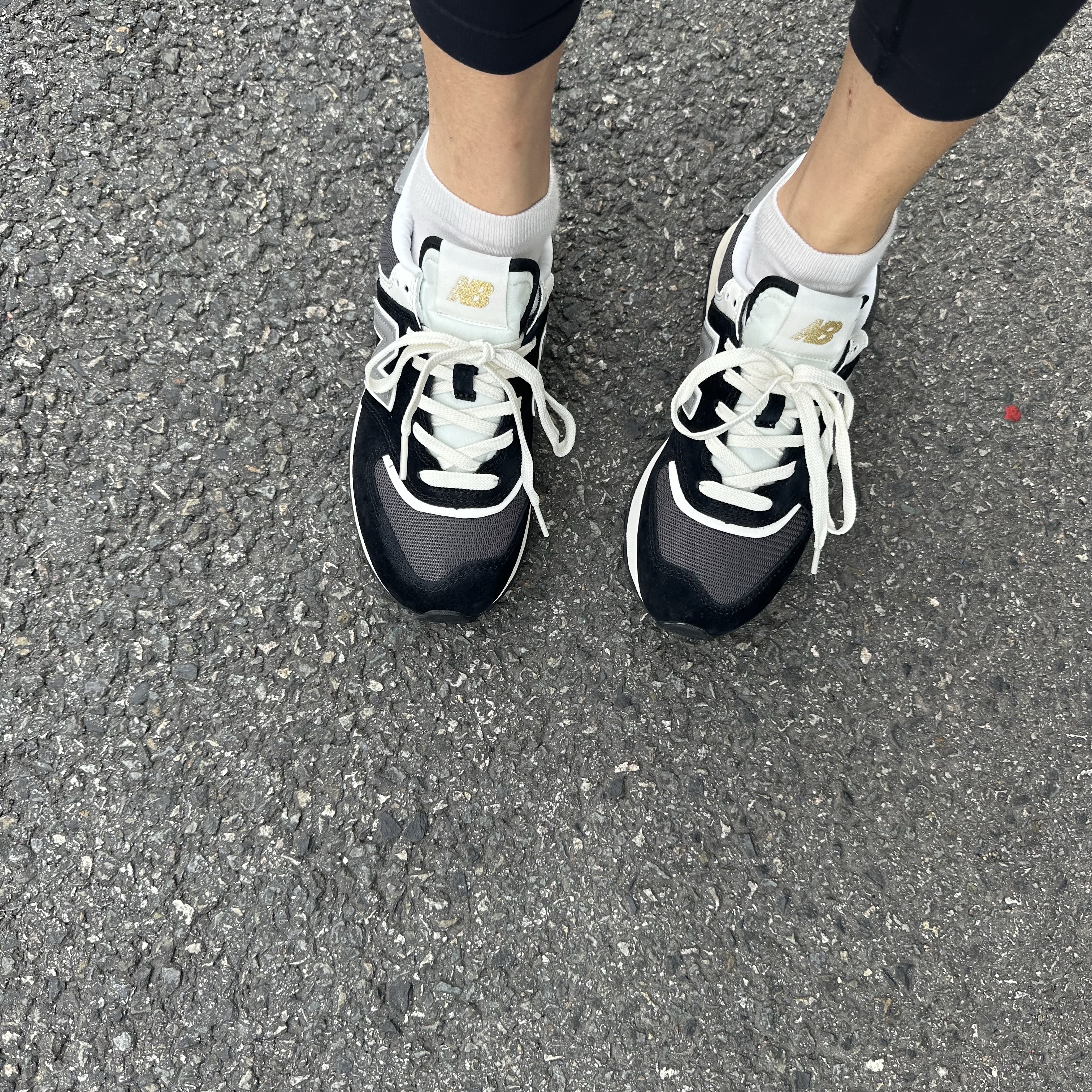 New Balance 574 Legacy Black 착용 스타일 - 3