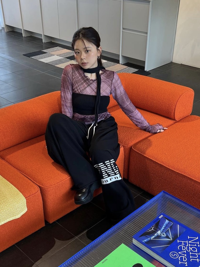 Gyeong Check Mesh Top Pink Check, Gyeong Check Mesh Top Blue Check 착용 스타일
