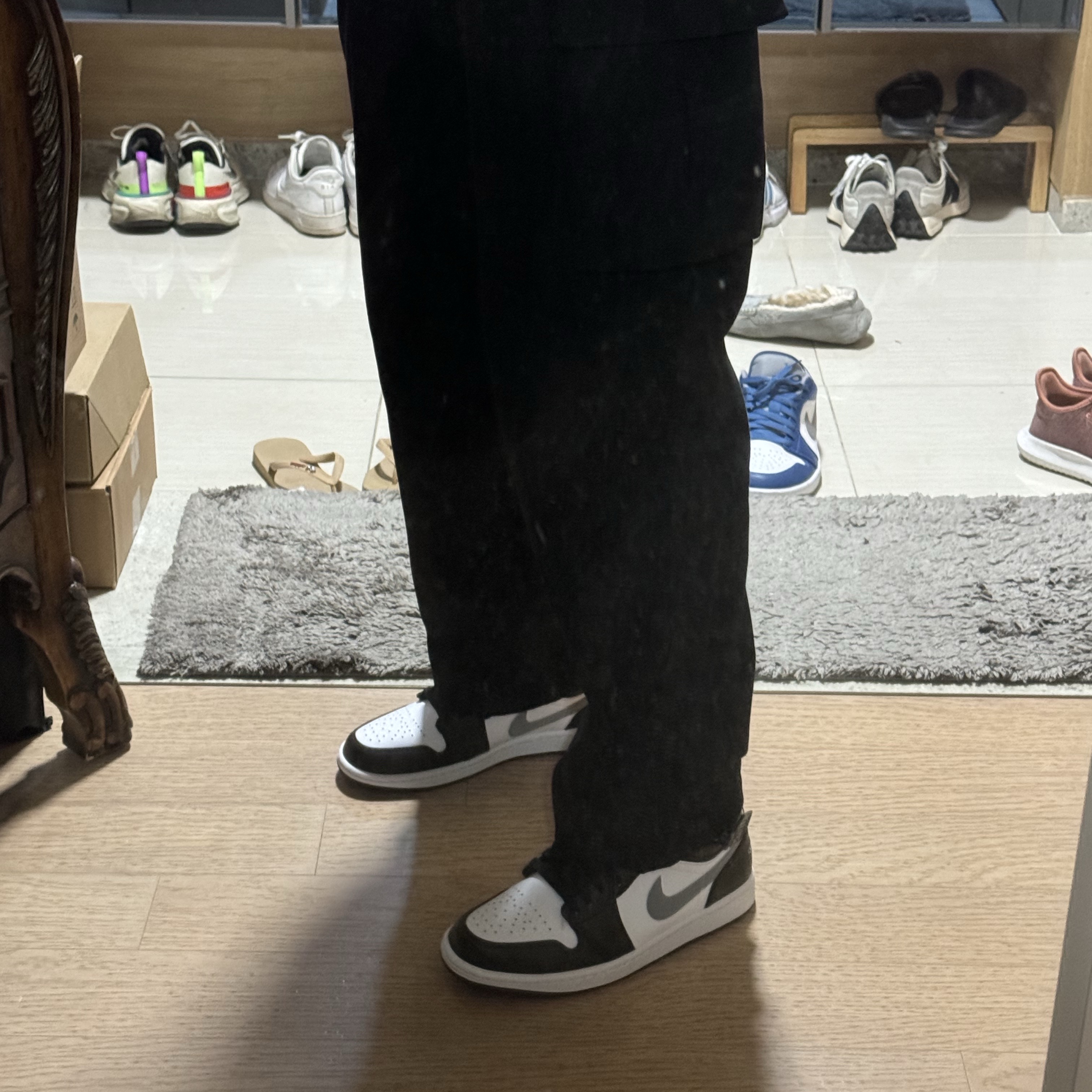 Jordan 1 Low Black Particle Grey 착용 스타일