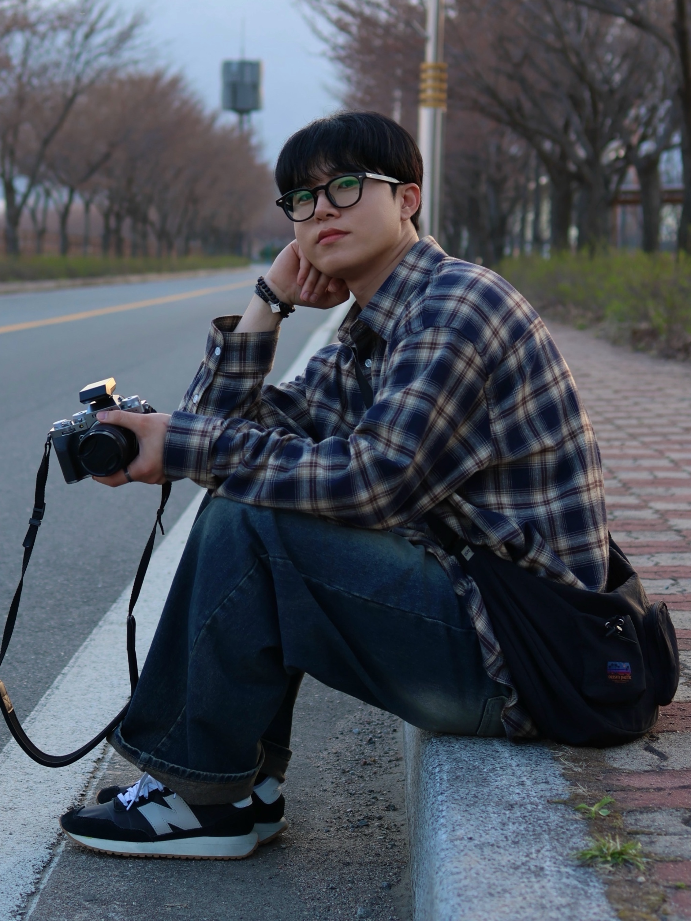 New Balance 237 Black Ivory, Fujifilm X100VI Silver (Korean Ver.) 착용 스타일 - 1