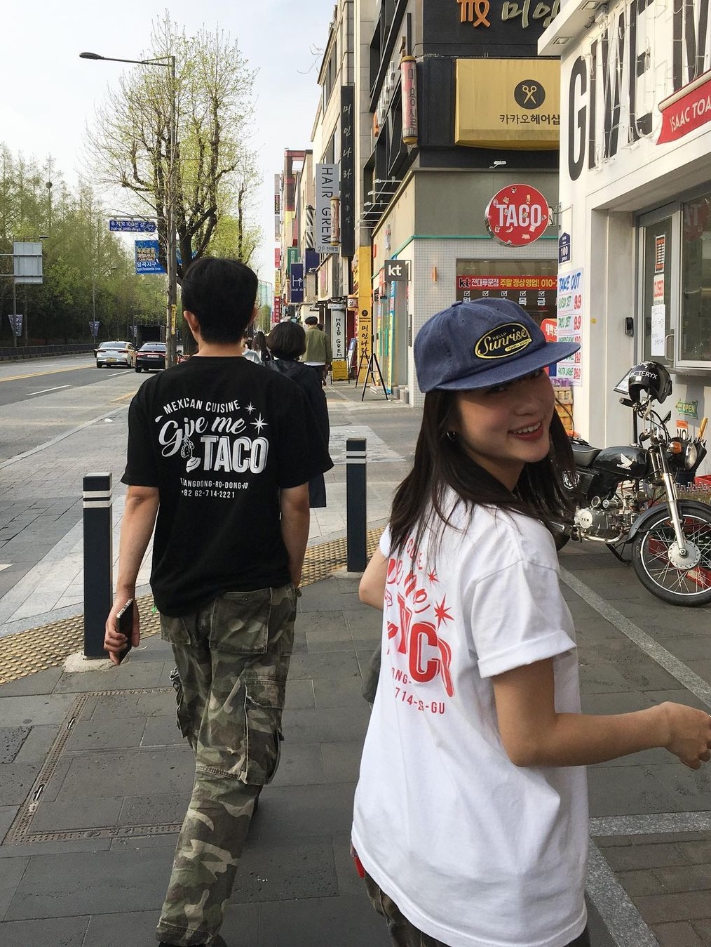 Hello Sunrise Oval Logo 6Panel Cap Navy, Hello Sunrise Oval Logo 6Panel Cap Beige 착용 스타일