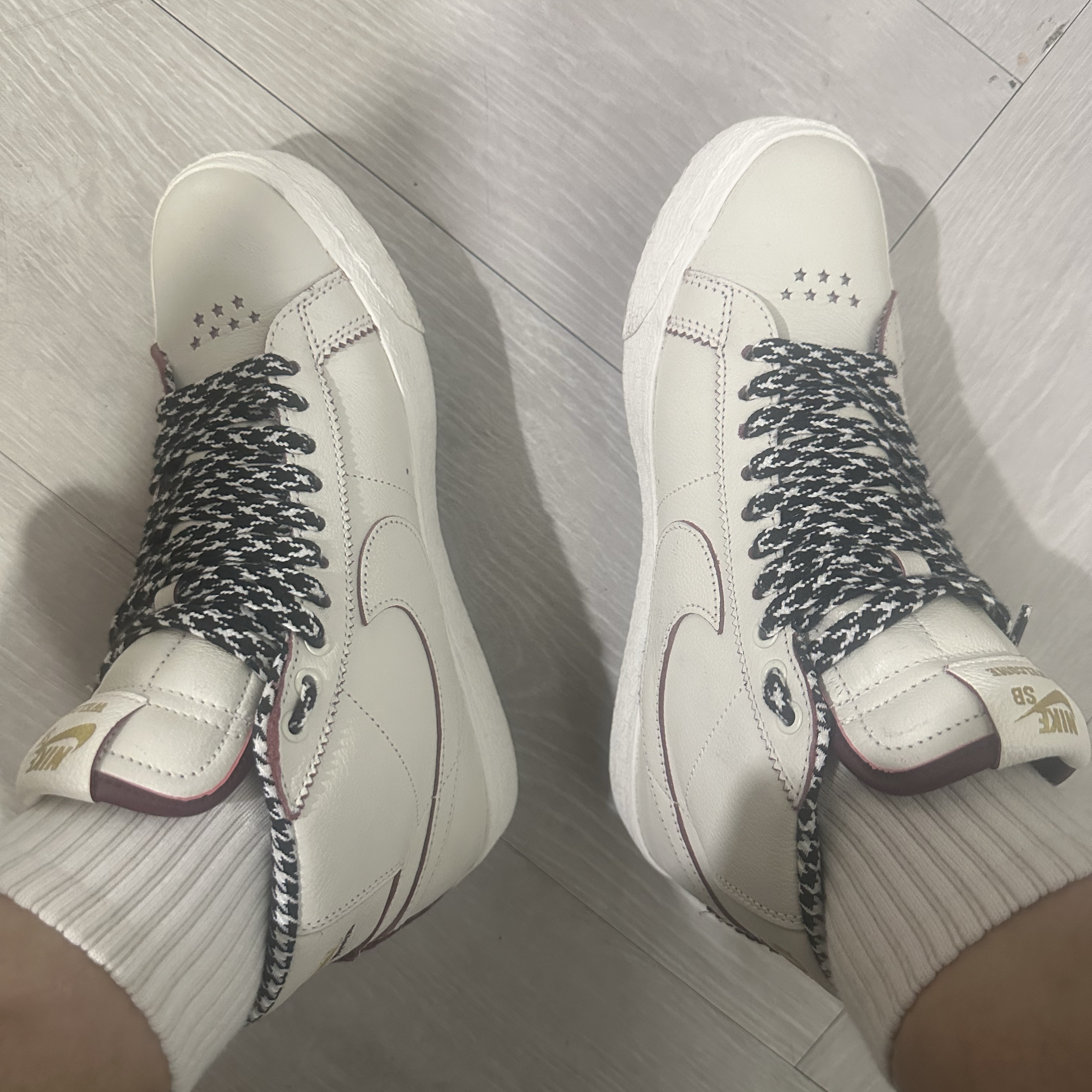 Nike x Welcome Skateboarding SB Zoom Blazer Mid Sail 착용 스타일