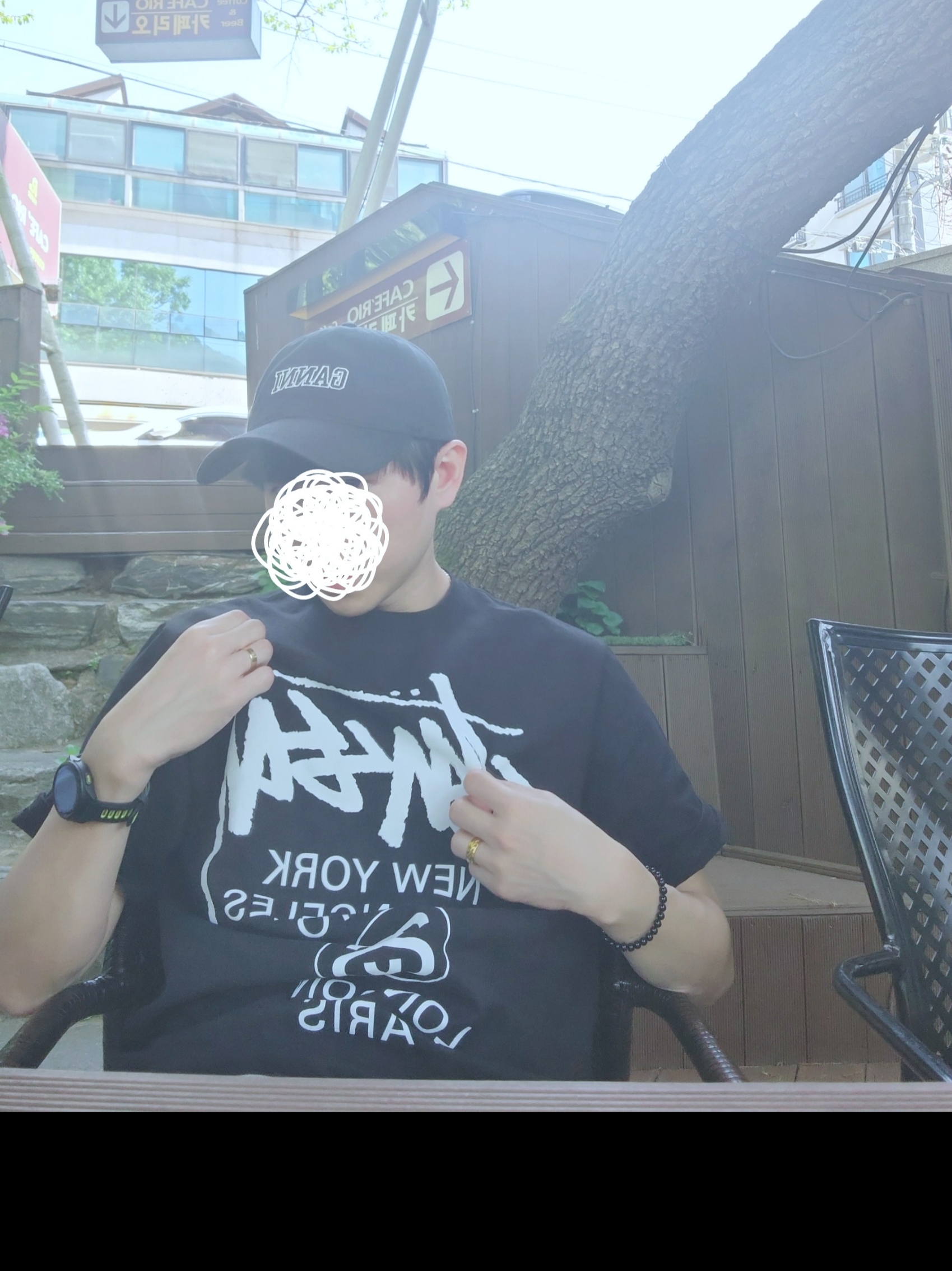 Stussy World Tour T-Shirt Black 2023 착용 스타일 - 2