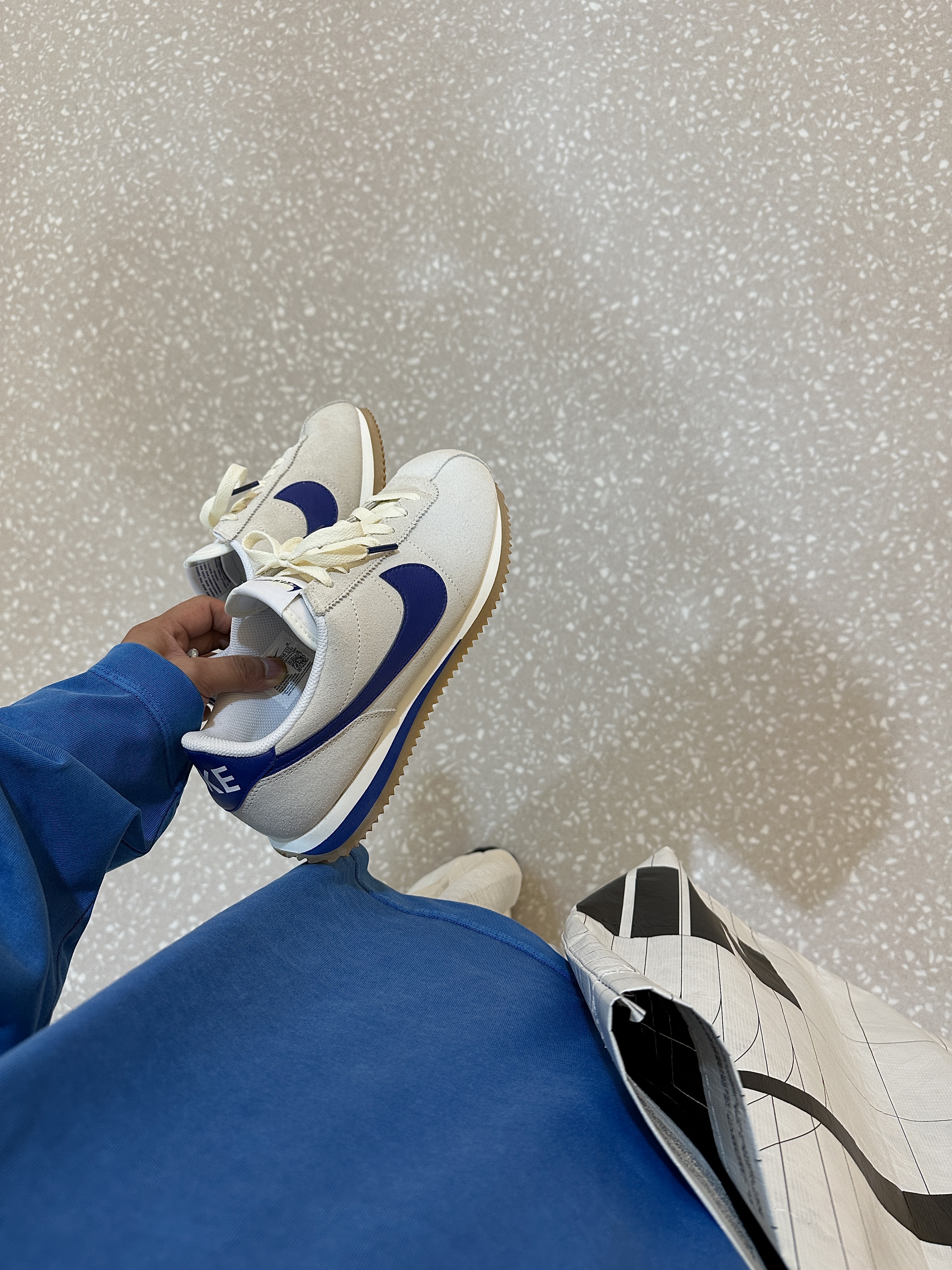 (W) Nike Cortez Athletic Department Pale Ivory Deep Royal Blue 착용 스타일 - 4