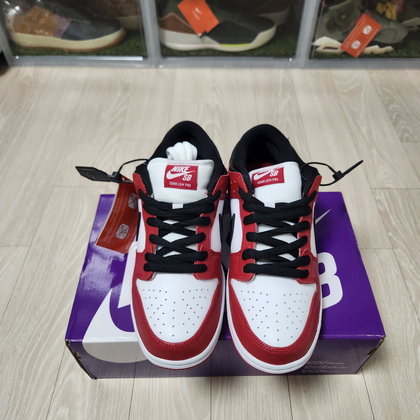 Nike SB Dunk Low Pro Chicago 착용 스타일 - 1