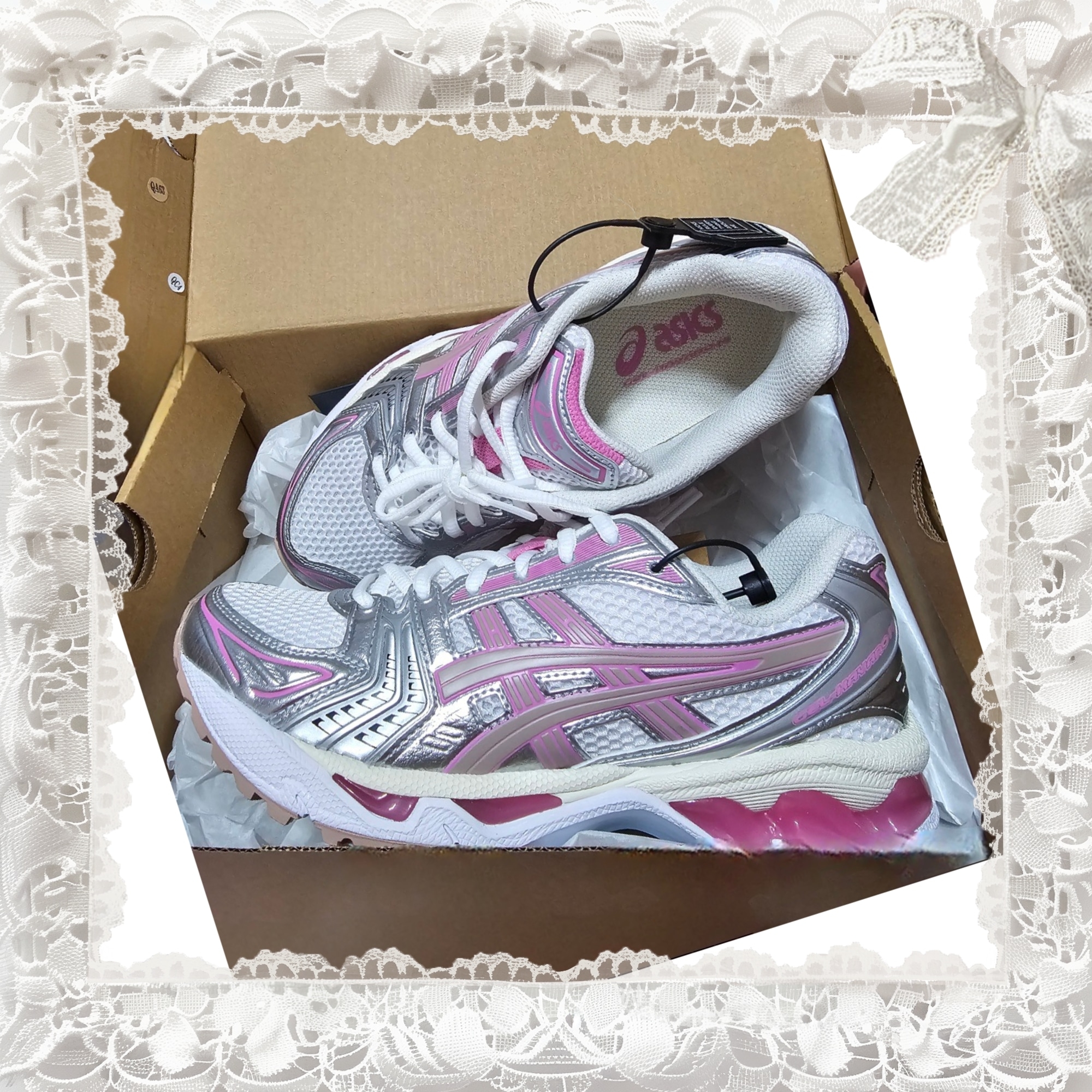 Asics Unlimited Gel-Kayano 14 White Fawn 착용 스타일