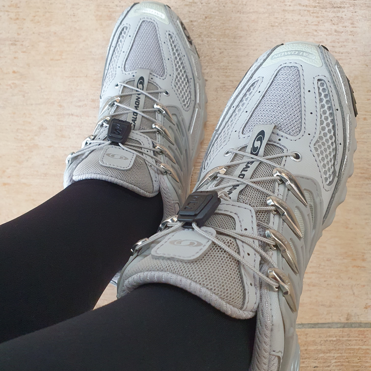 Salomon ACS Pro Metal Ghost 착용 스타일 - 2