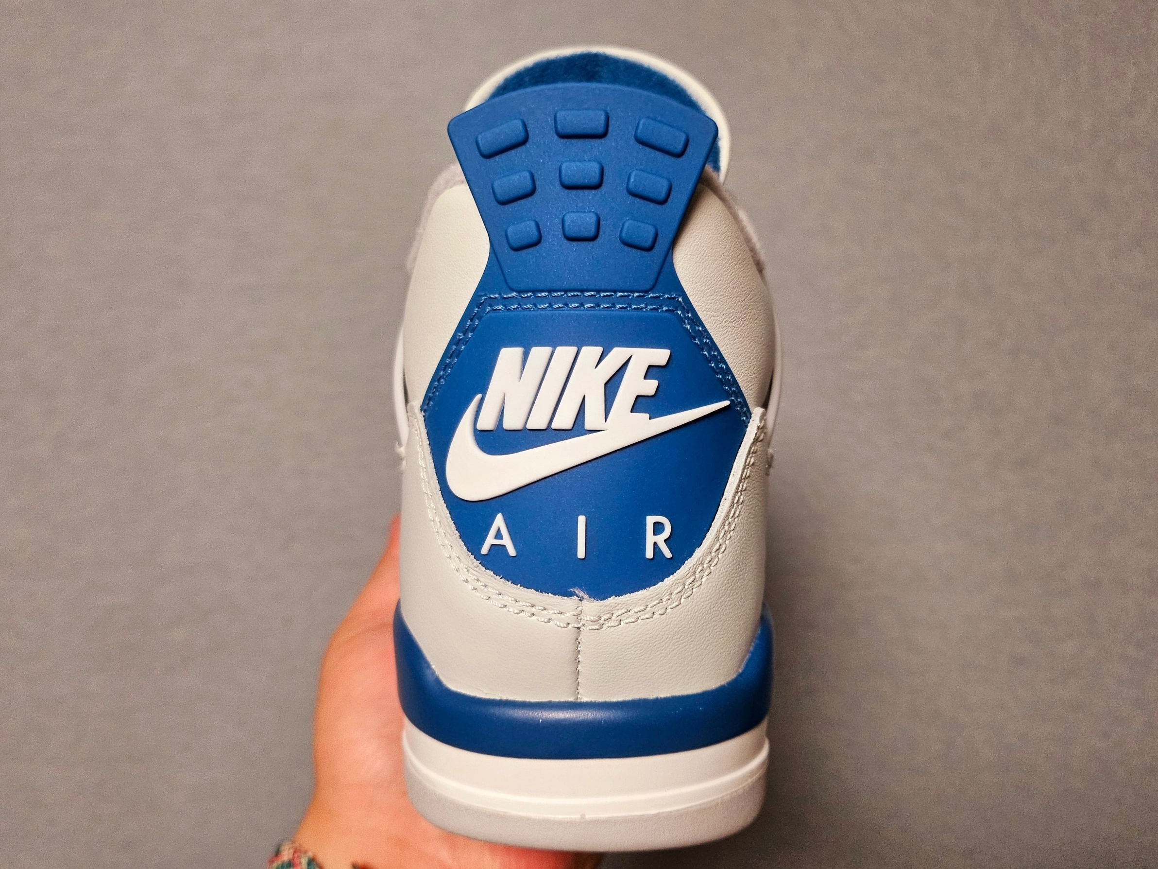Jordan 4 Retro Industrial Blue 착용 스타일 - 4