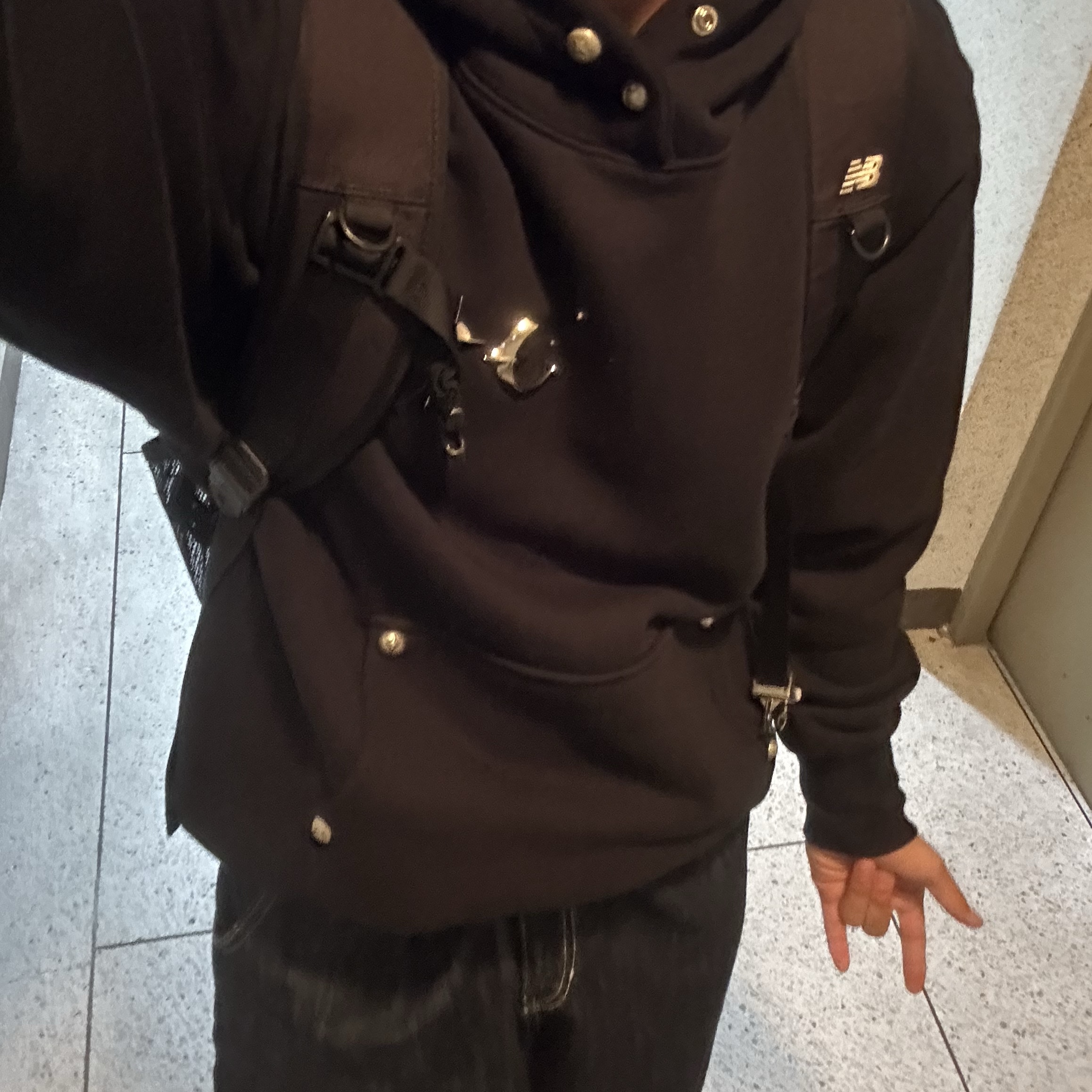 Thug Club Armor Hoodie Black 착용 스타일