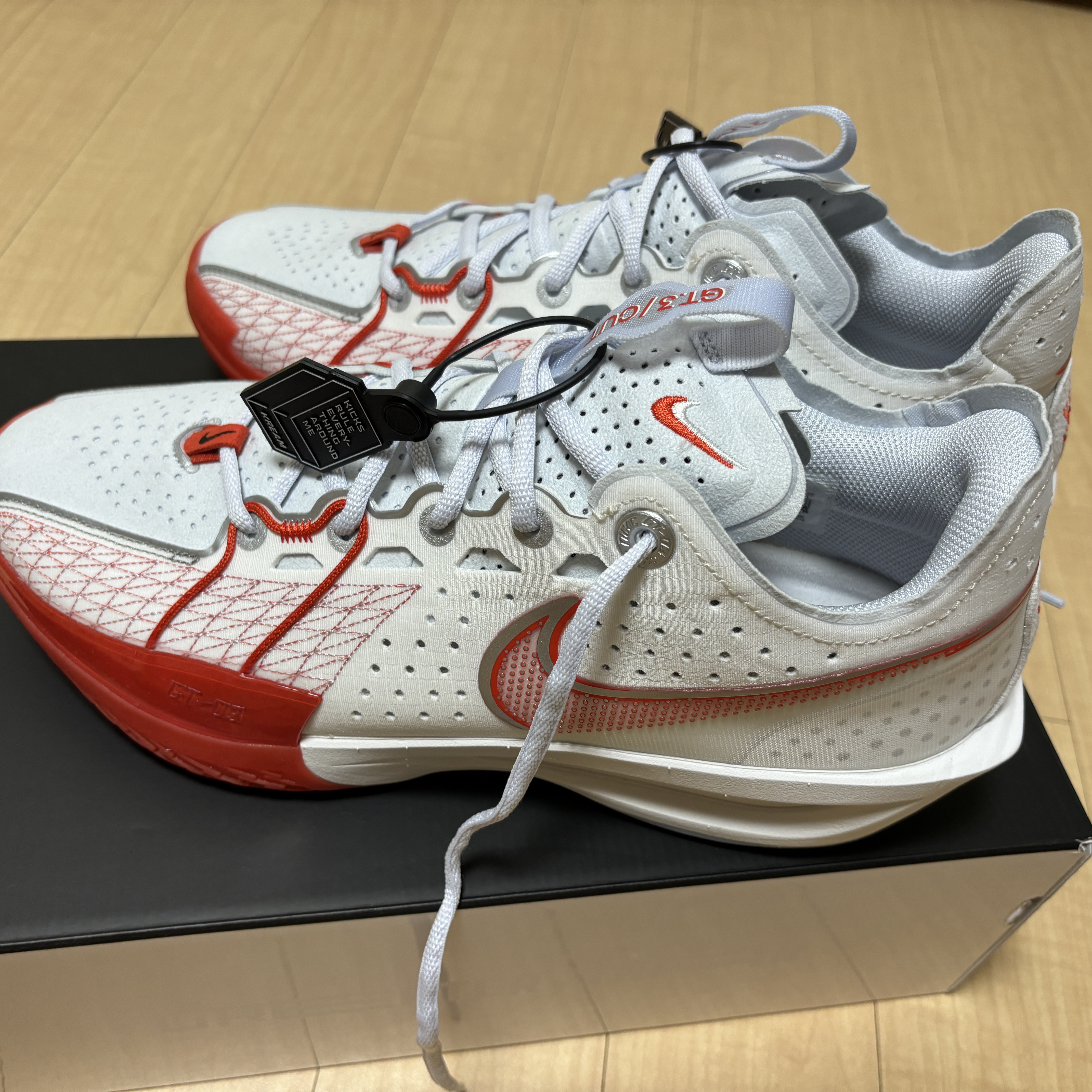 Nike Air Zoom GT Cut 3 EP Summit White Picante Red 착용 스타일 - 2
