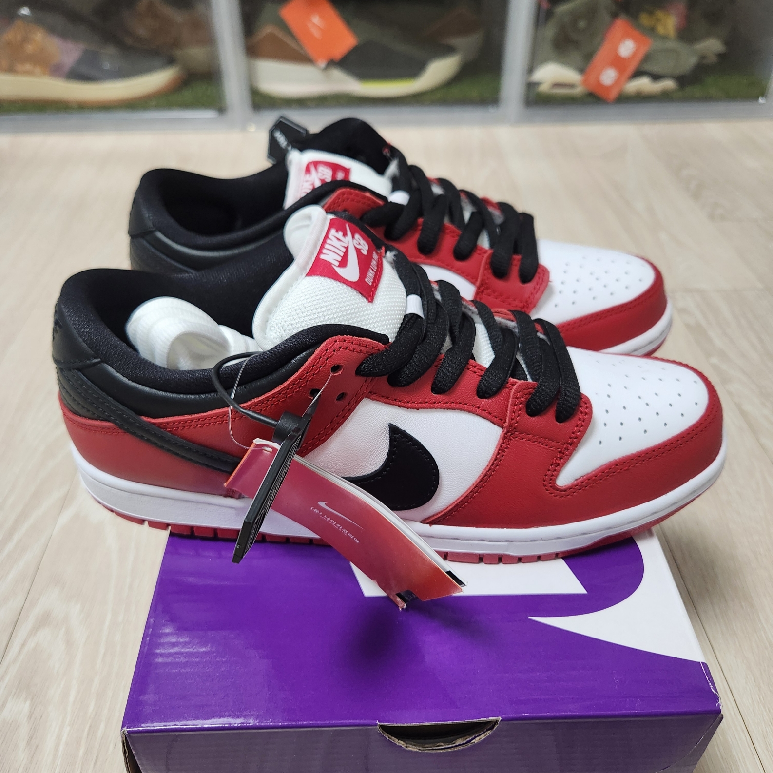 Nike SB Dunk Low Pro Chicago 착용 스타일 - 2