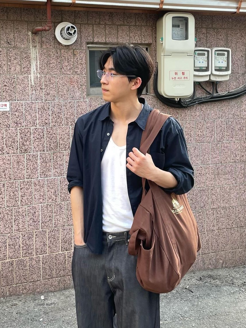 Hello Sunrise Big Tote Bag Brown, Hello Sunrise Big Tote Bag Blue 착용 스타일