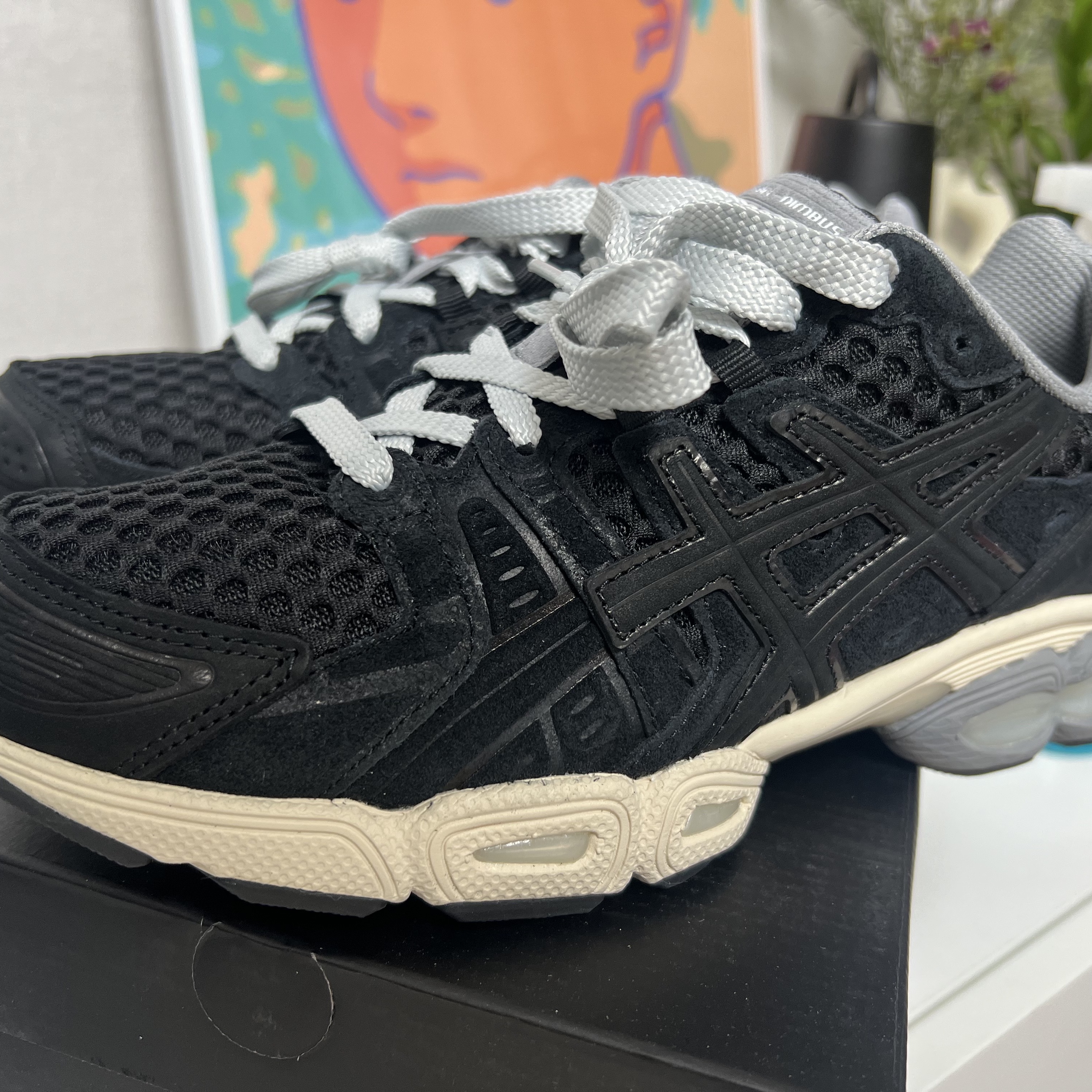 Asics x Ennoy Gel-Nimbus 9 Black Sheet Rock 착용 스타일 - 2