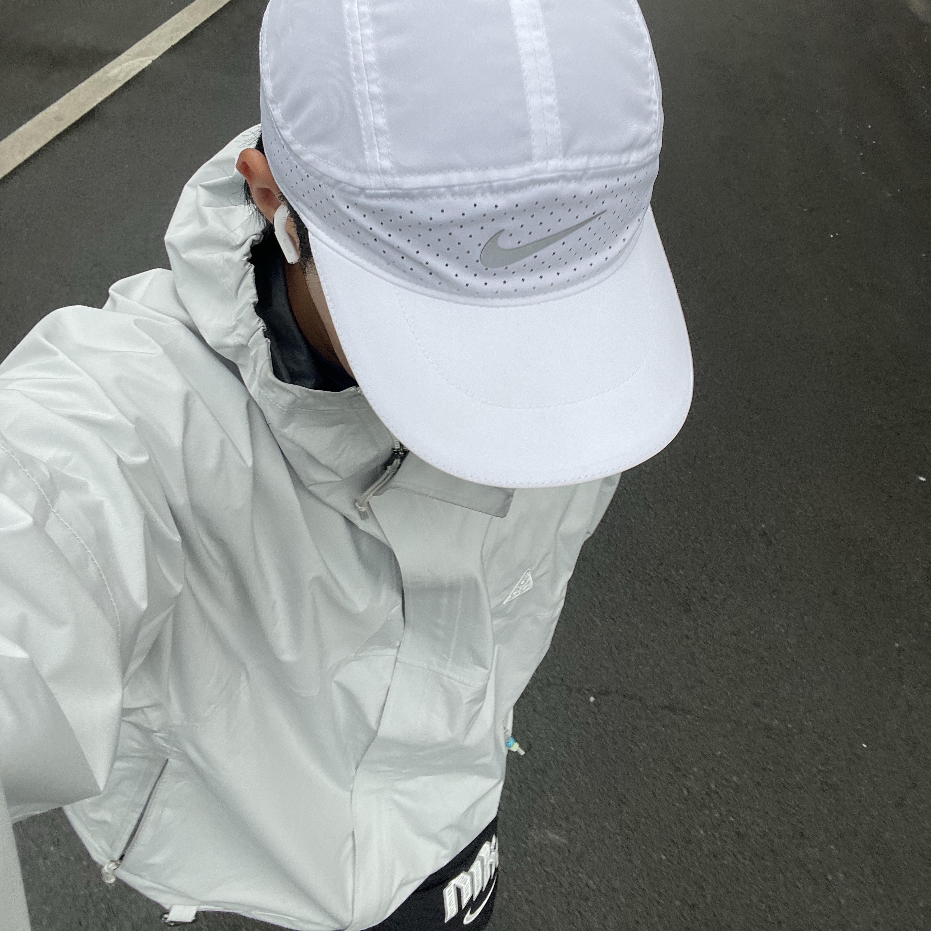 Nike ACG Storm-Fit ADV Cascade Rains Full Zip Jacket Photon Dust - Asia, Nike Aerobill Tailwind Running Cap White 착용 스타일