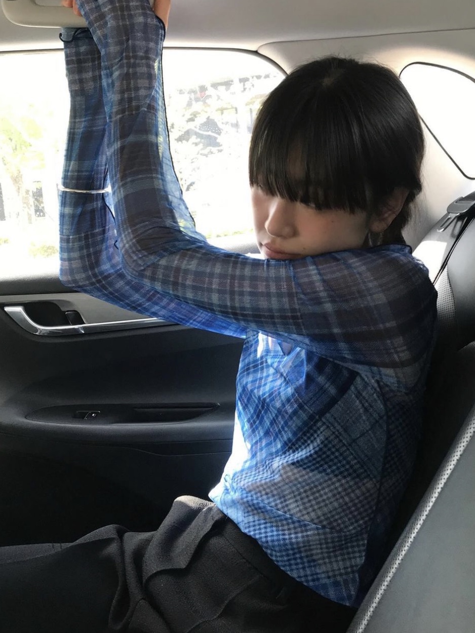 Gyeong Check Mesh Top Pink Check, Gyeong Check Mesh Top Blue Check 착용 스타일