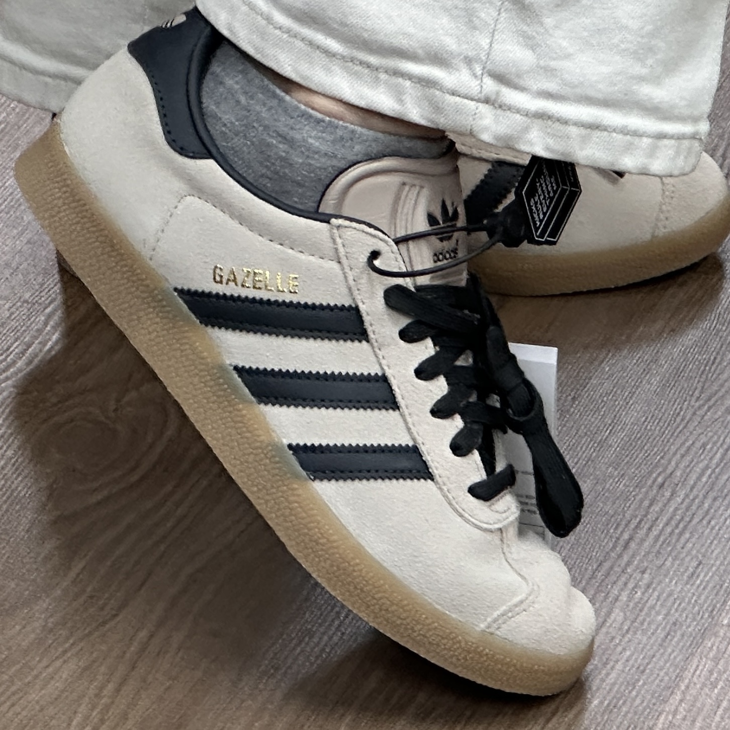Adidas Gazelle Wonder Taupe Night Indigo 착용 스타일